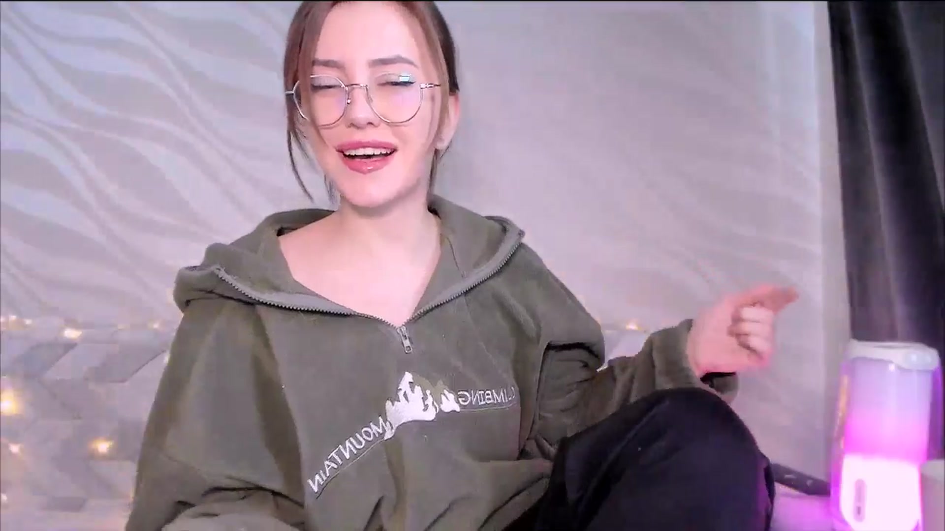 Gallery image thumbnail from Alien_Eva's myfreecams stream on, 12/01/2025, 05:21 image 15 of 20