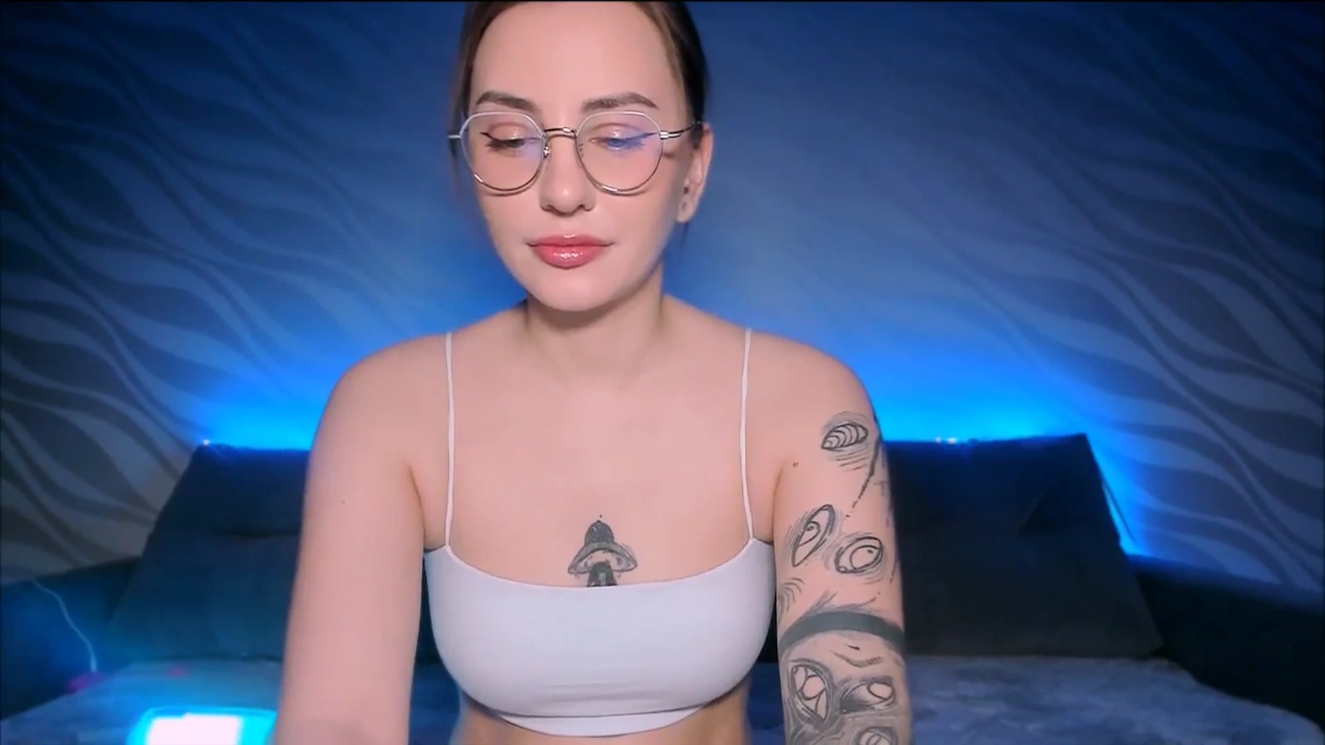 Gallery image thumbnail from Alien_Eva's myfreecams stream on, 12/10/2025, 02:00 image 2 of 20
