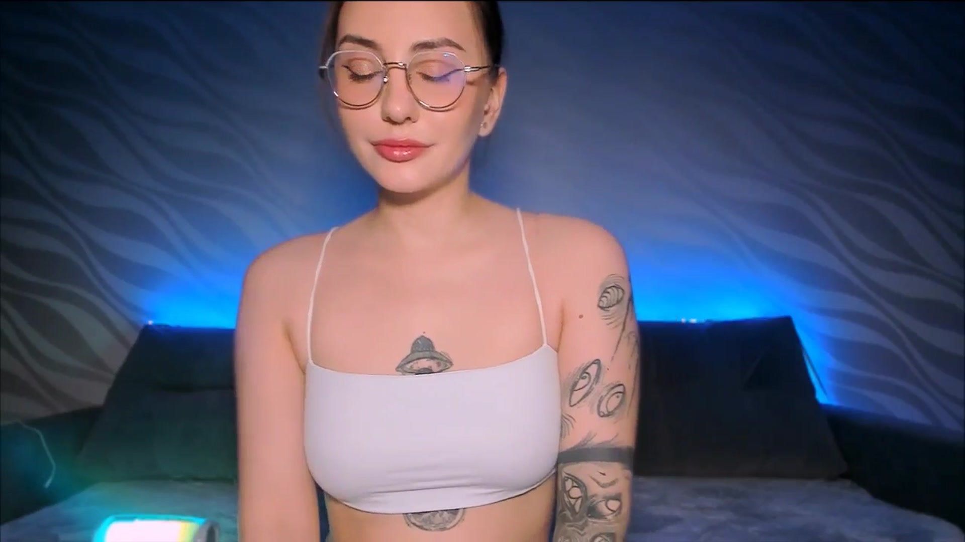 Gallery image thumbnail from Alien_Eva's myfreecams stream on, 12/10/2025, 02:00 image 11 of 20