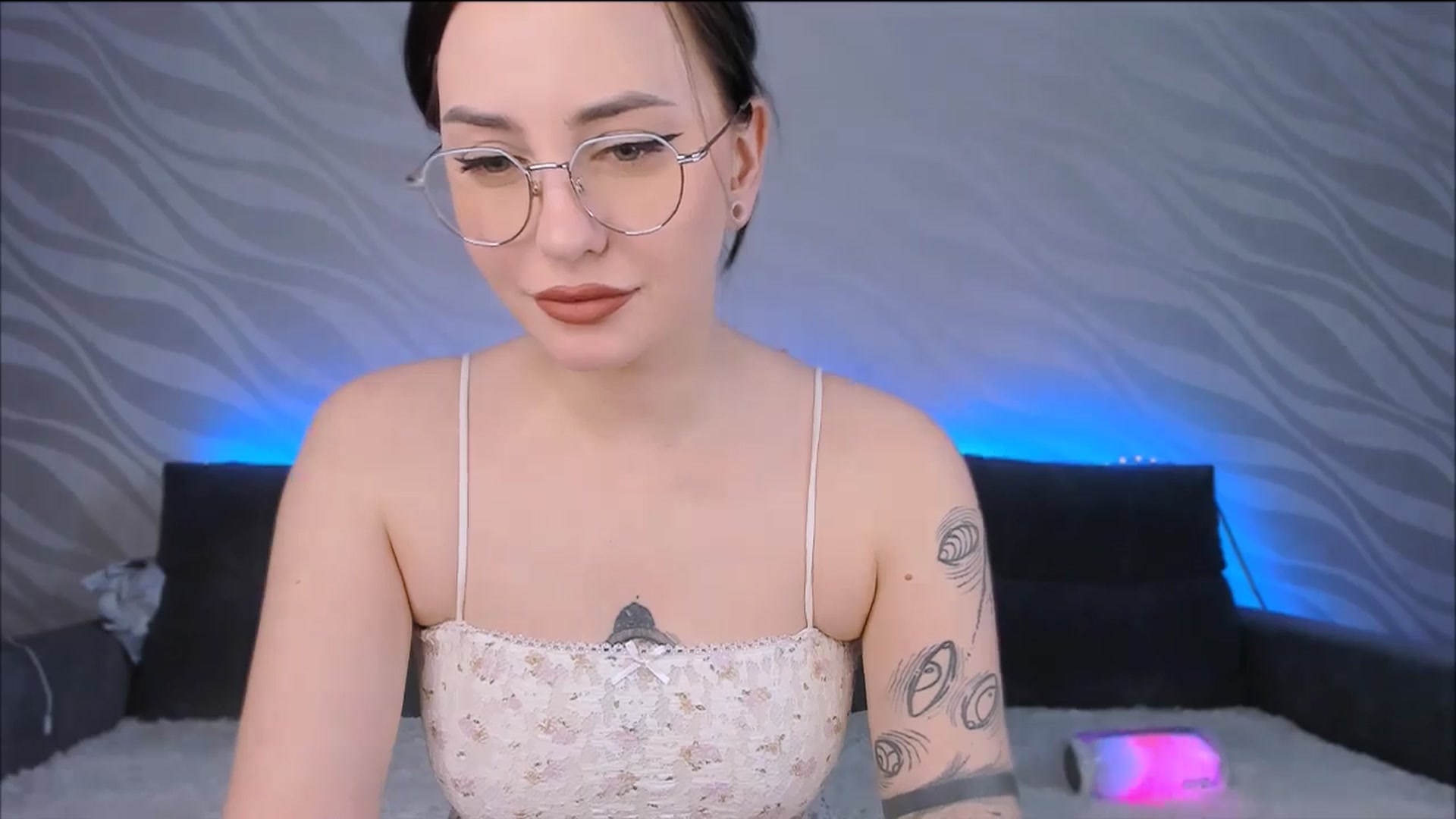 Gallery image thumbnail from Alien_Eva's myfreecams stream on, 01/22/2026, 04:56 image 16 of 20