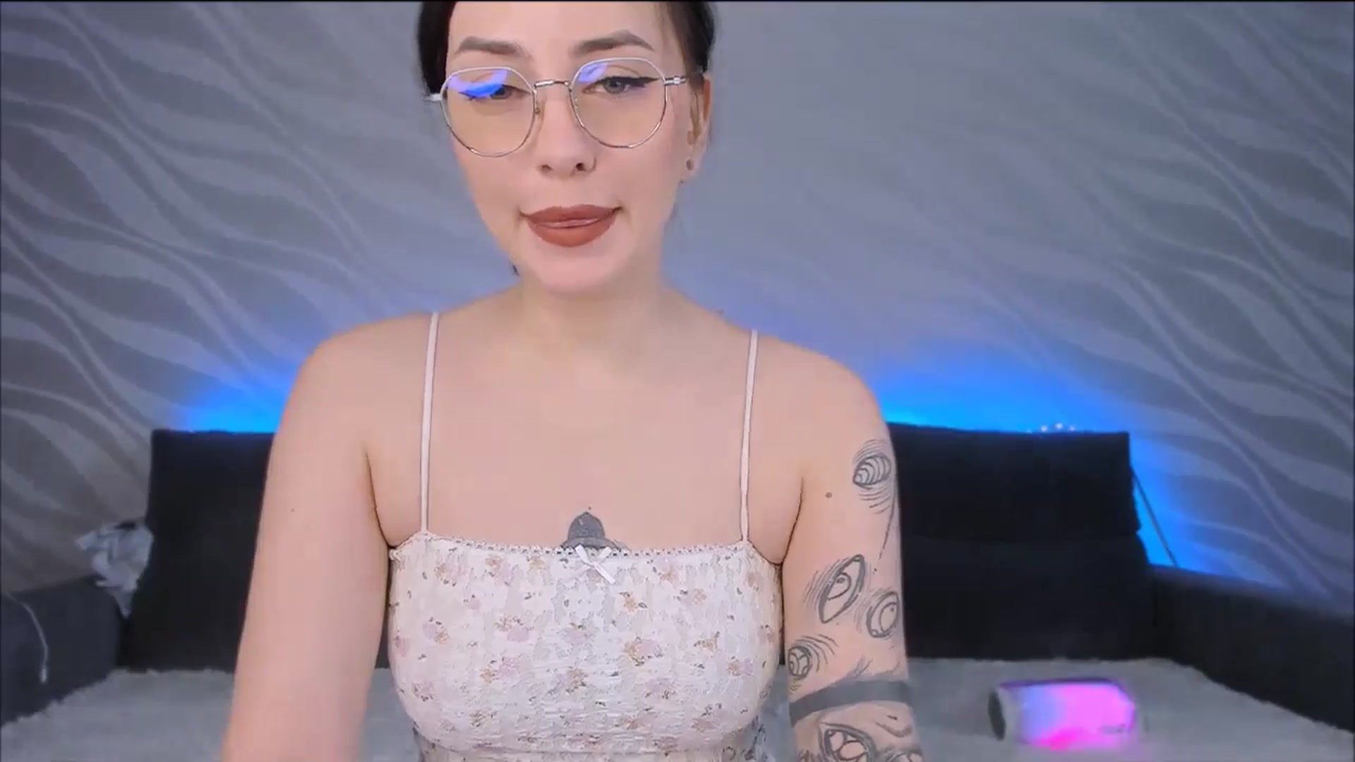 Gallery image thumbnail from Alien_Eva's myfreecams stream on, 01/22/2026, 05:31 image 5 of 20