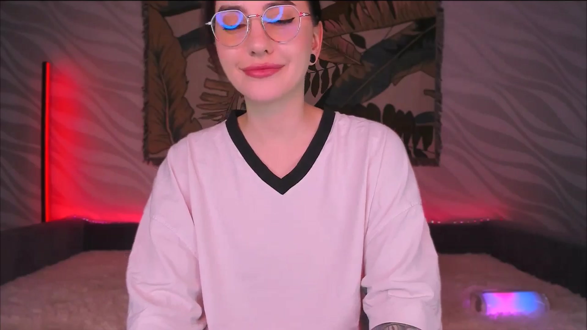 Gallery image thumbnail from Alien_Eva's myfreecams stream on, 02/11/2026, 04:48 image 11 of 20