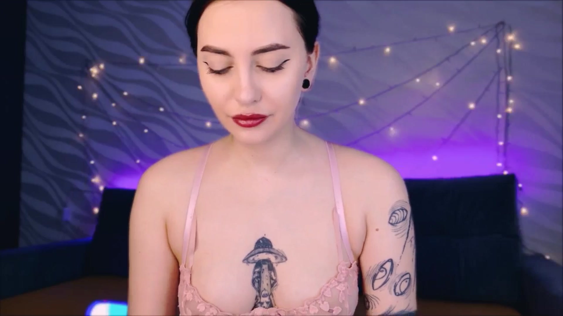 Gallery image thumbnail from Alien_Eva's myfreecams stream on, 03/17/2026, 02:59 image 12 of 20