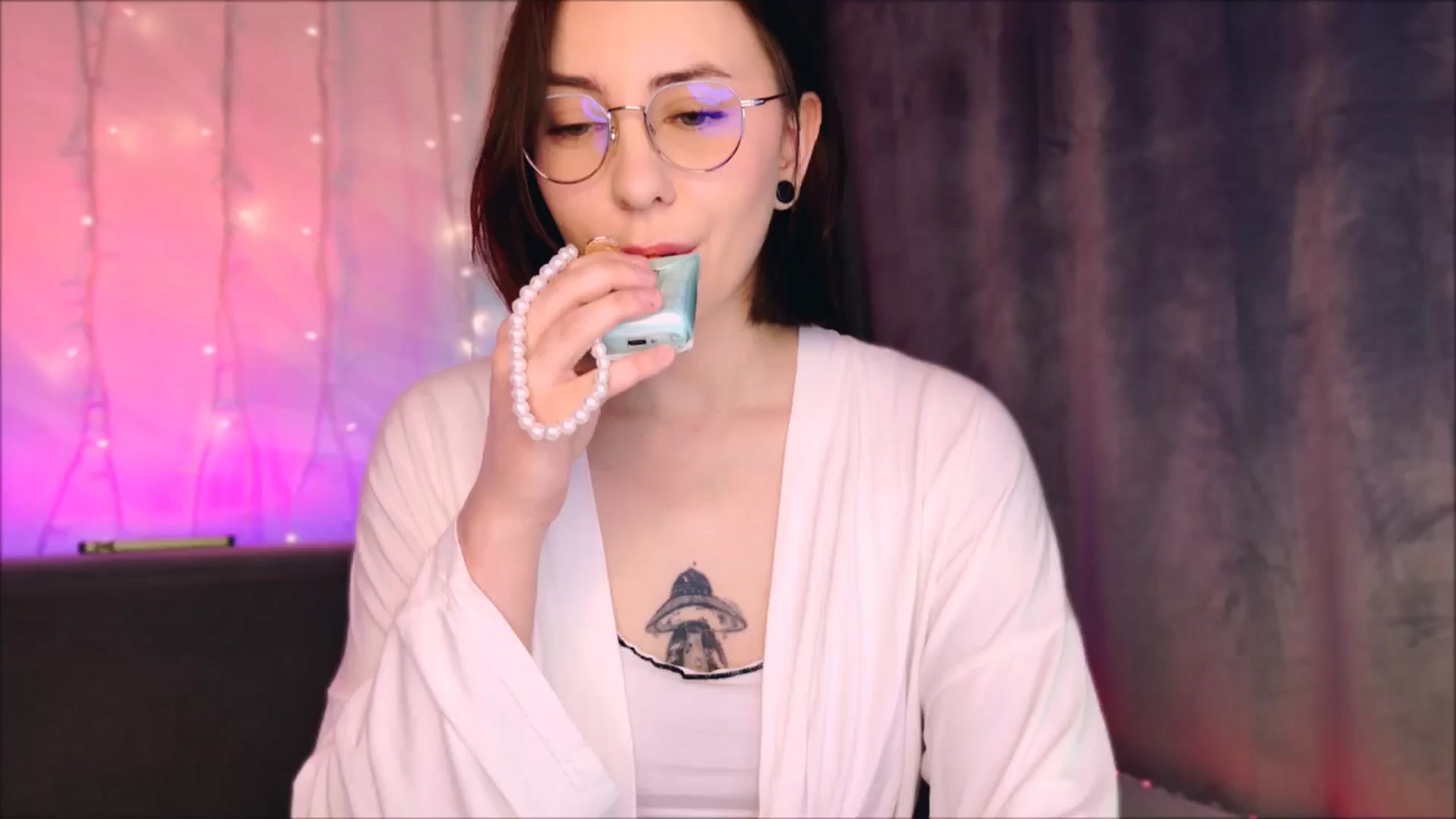 Gallery image thumbnail from Alien_Eva's myfreecams stream on, 03/19/2026, 01:59 image 9 of 20