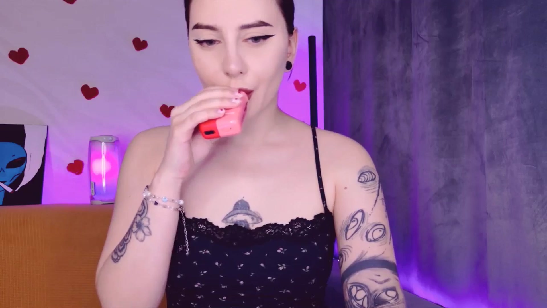 Gallery image thumbnail from Alien_Eva's myfreecams stream on, 04/10/2026, 02:18 image 12 of 20