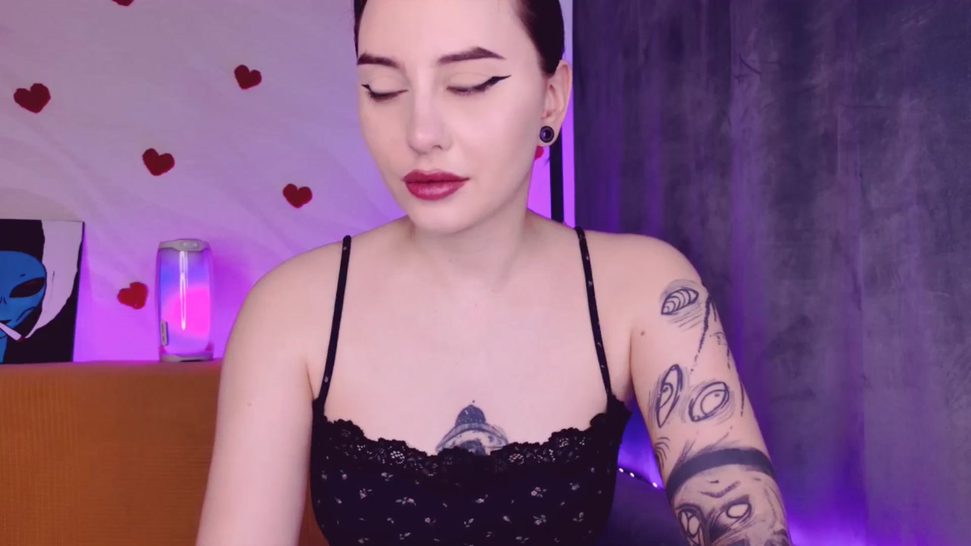 Gallery image thumbnail from Alien_Eva's myfreecams stream on, 04/10/2026, 02:18 image 8 of 20