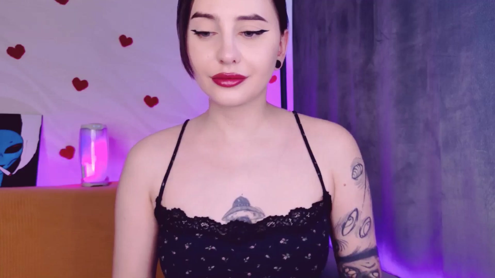 Gallery image thumbnail from Alien_Eva's myfreecams stream on, 04/10/2026, 05:45 image 5 of 20