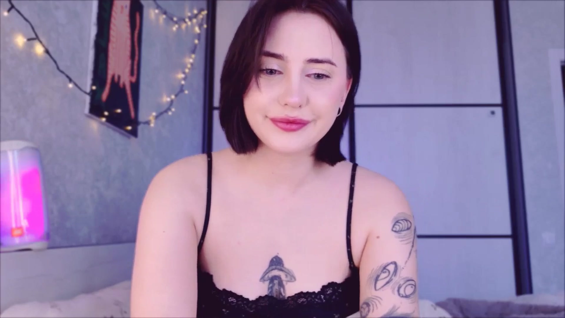 Gallery image thumbnail from Alien_Eva's myfreecams stream on, 04/22/2026, 03:01 image 6 of 20
