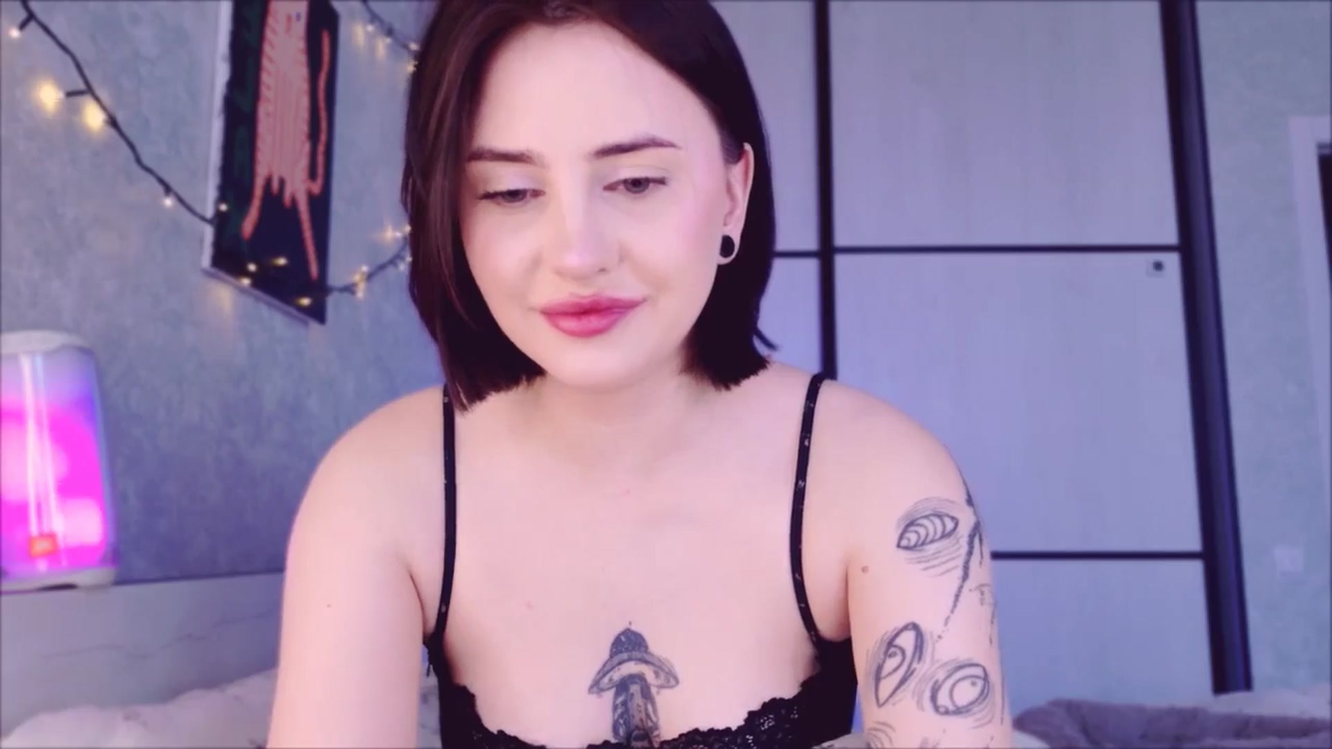 Gallery image thumbnail from Alien_Eva's myfreecams stream on, 04/22/2026, 03:01 image 3 of 20