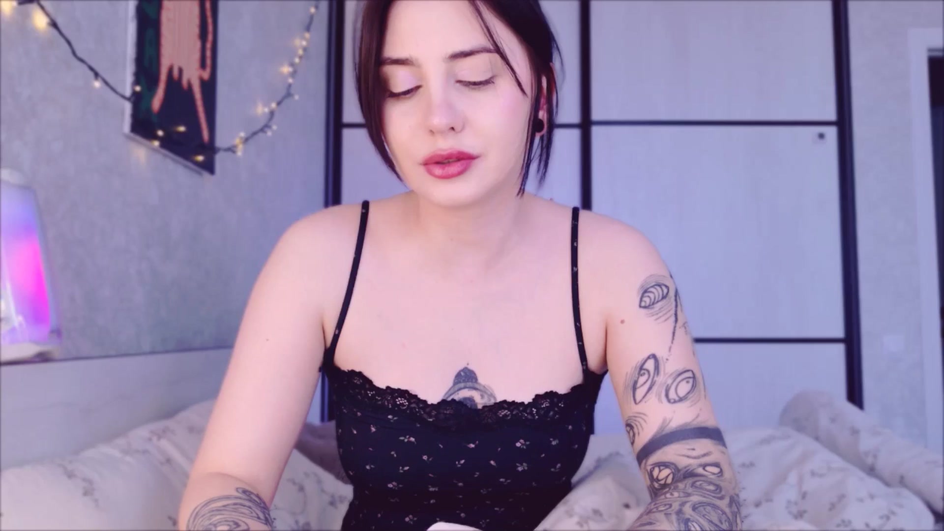 Gallery image thumbnail from Alien_Eva's myfreecams stream on, 04/22/2026, 05:06 image 1 of 20
