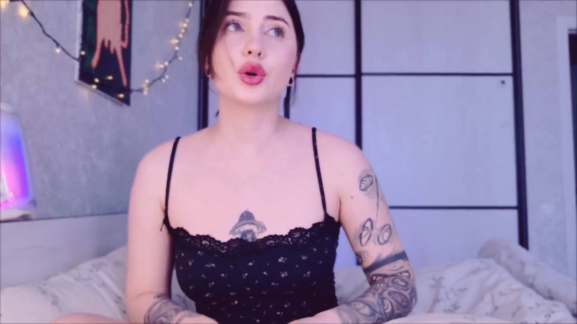 Gallery image thumbnail from Alien_Eva's myfreecams stream on, 04/22/2026, 05:06 image 8 of 20