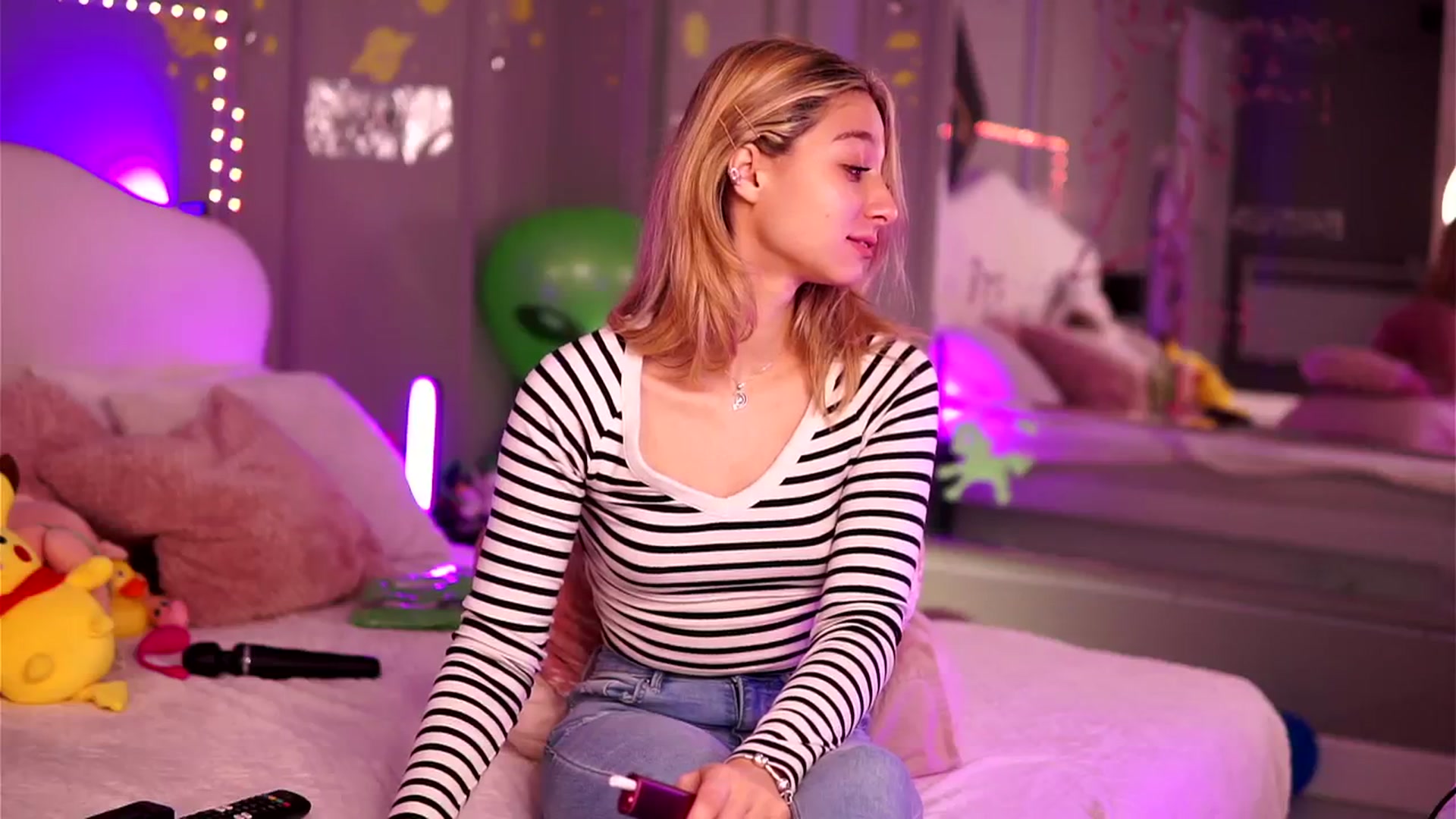Gallery image thumbnail from Alieness_Ivy's myfreecams stream on, 02/29/2024, 13:58 image 3 of 20