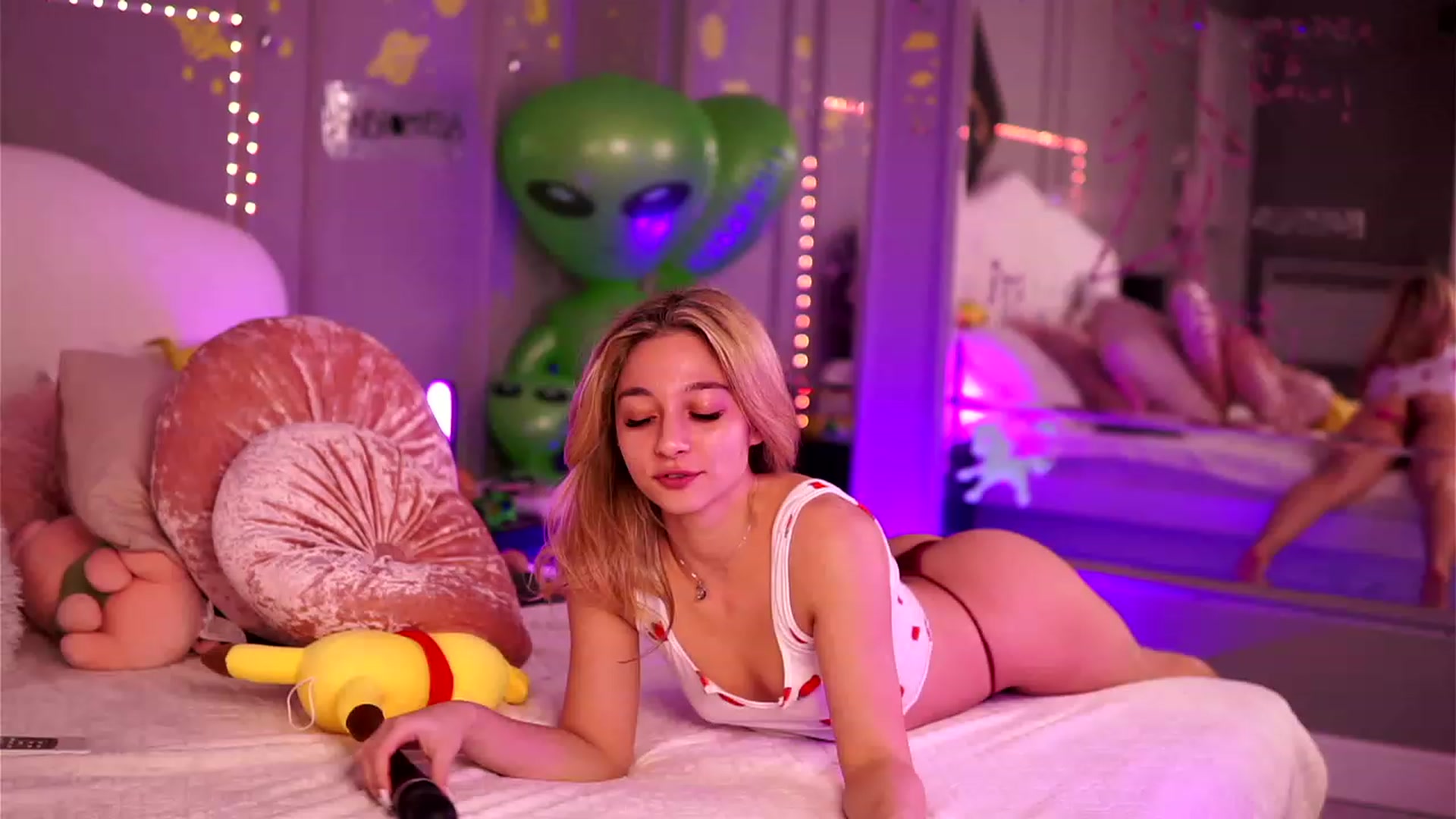 Gallery image thumbnail from Alieness_Ivy's myfreecams stream on, 03/02/2024, 13:36 image 7 of 20