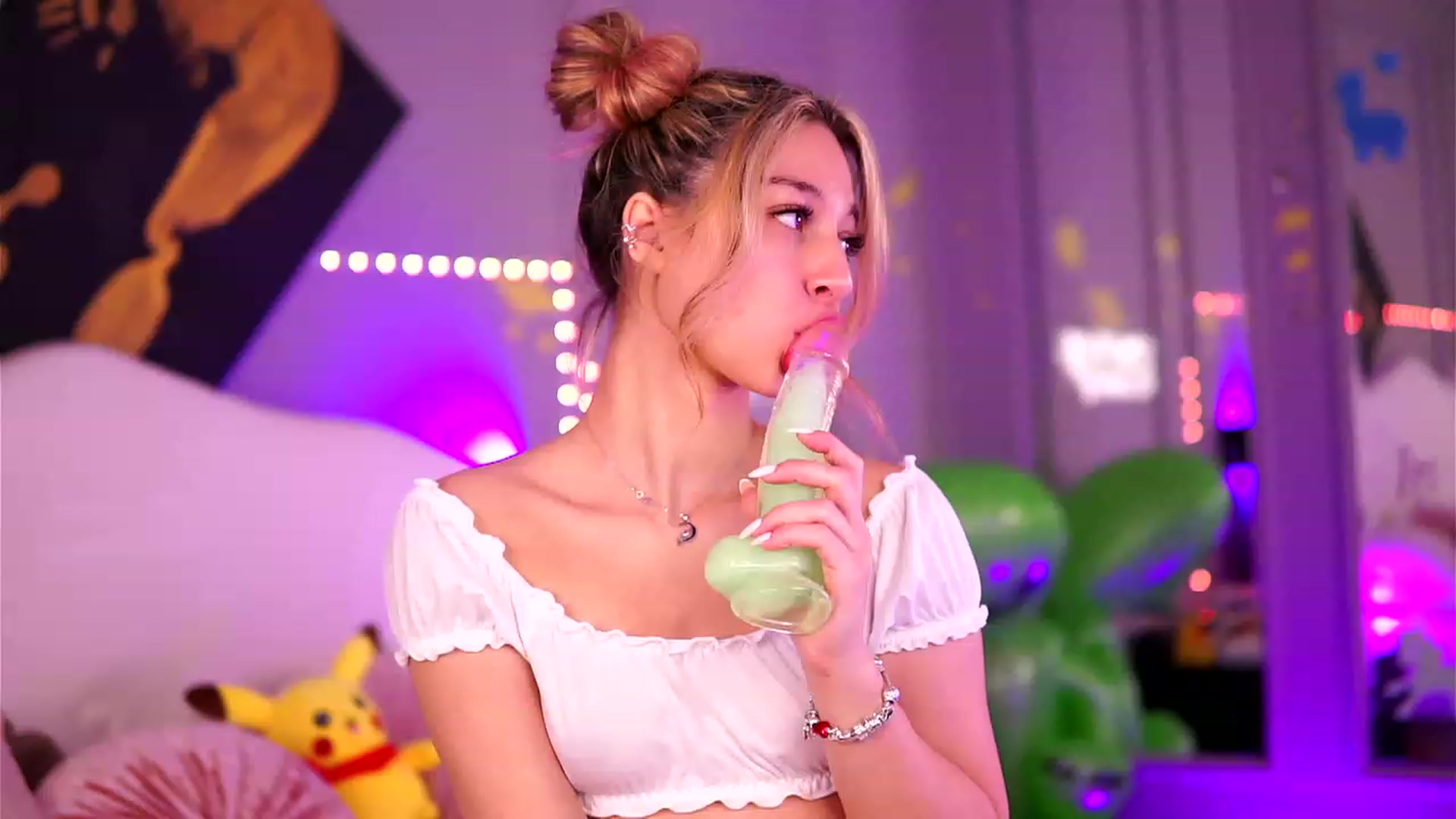 Gallery image thumbnail from Alieness_Ivy's myfreecams stream on, 03/14/2024, 08:43 image 3 of 20
