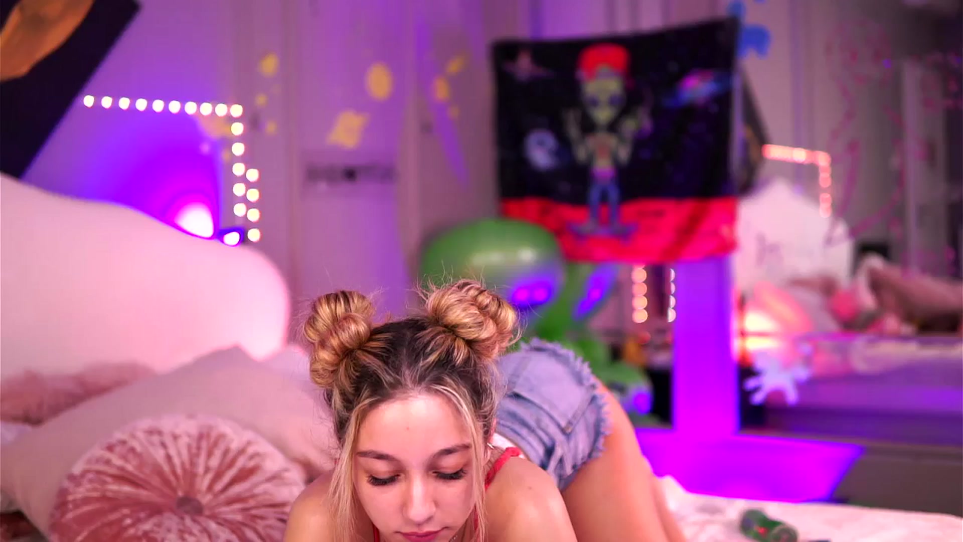 Gallery image thumbnail from Alieness_Ivy's myfreecams stream on, 03/18/2024, 13:03 image 18 of 20