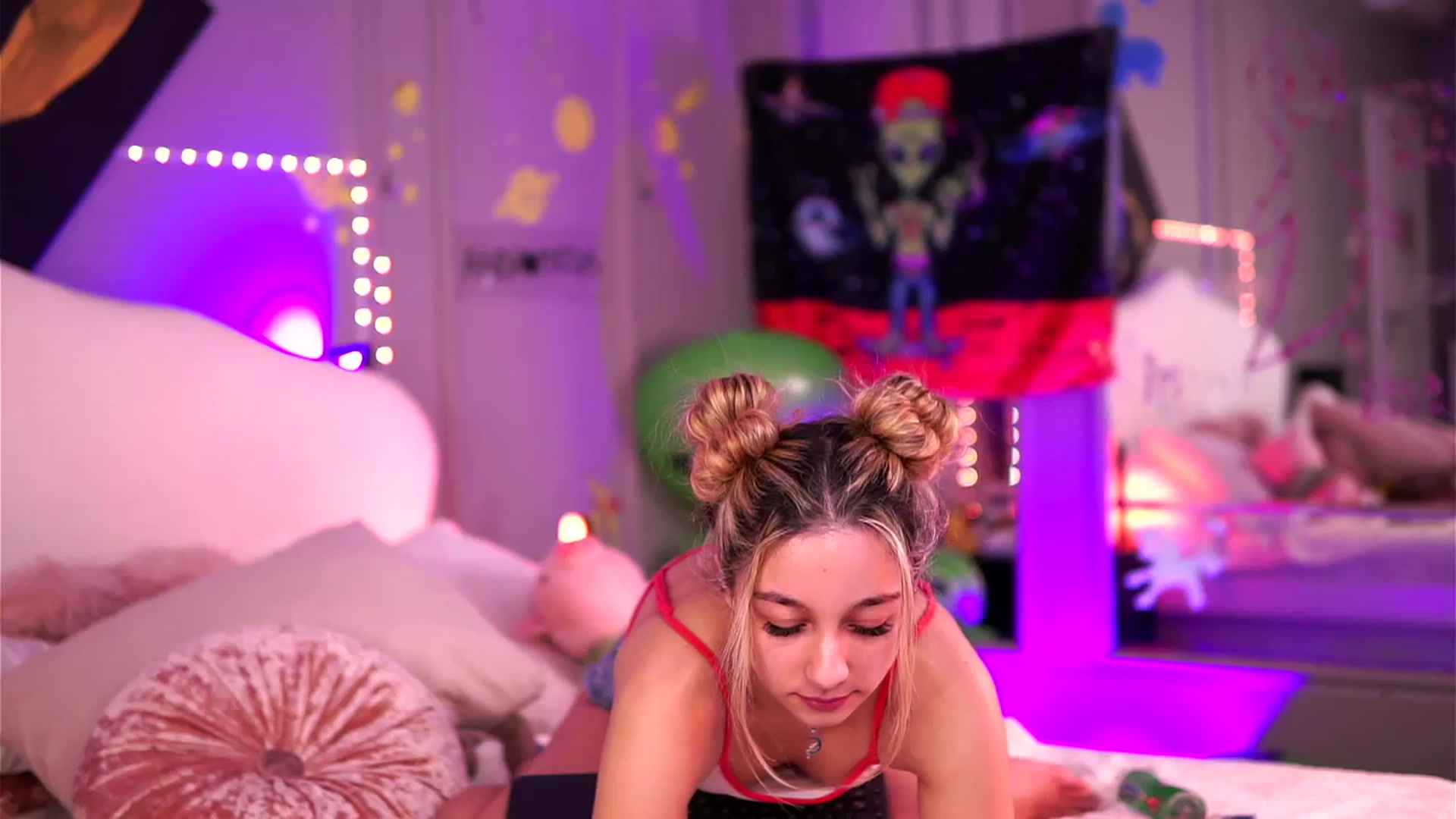 Gallery image thumbnail from Alieness_Ivy's myfreecams stream on, 03/18/2024, 13:03 image 17 of 20