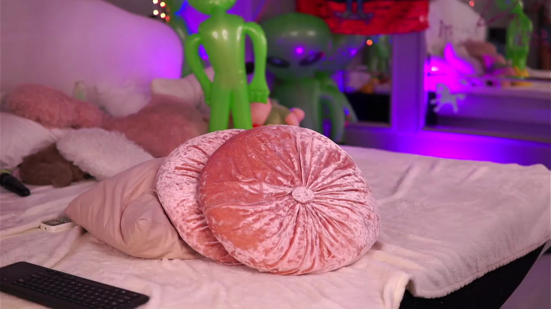 Gallery image thumbnail from Alieness_Ivy's myfreecams stream on, 03/29/2024, 08:56 image 4 of 20