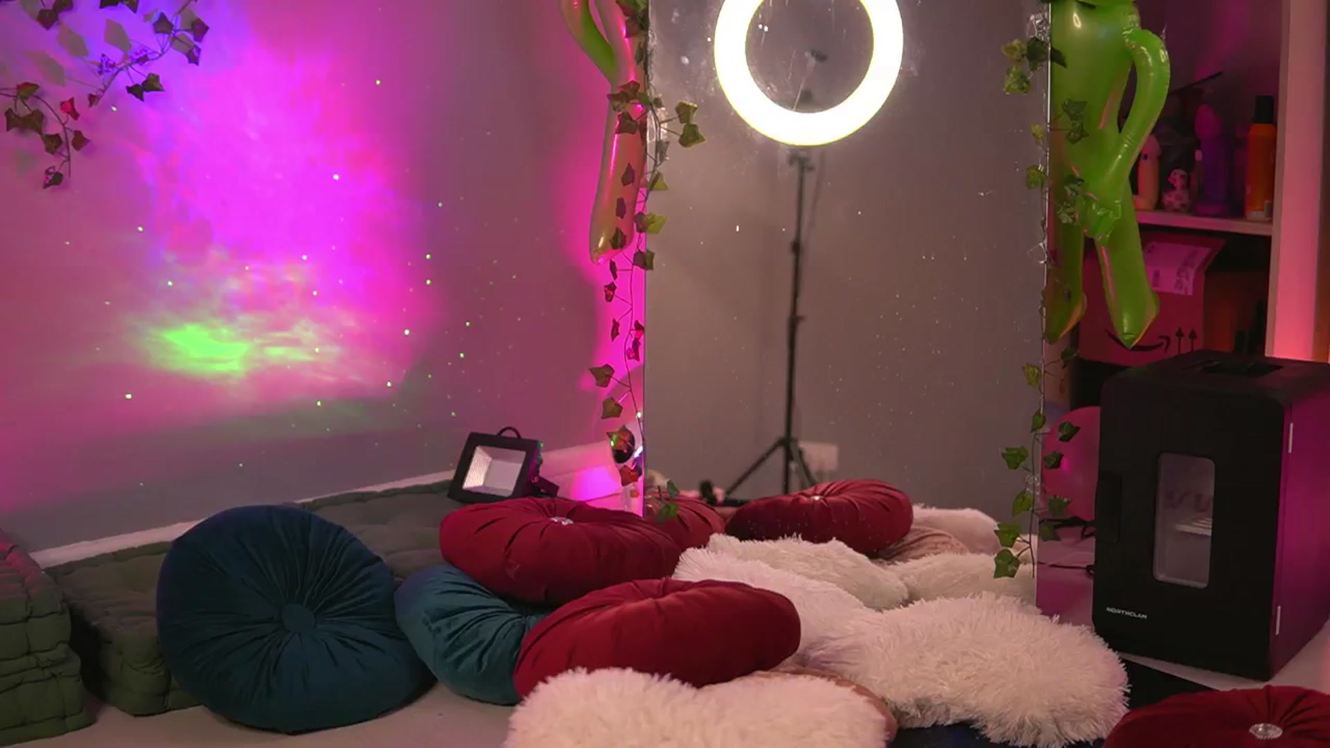 Gallery image thumbnail from Alieness_Ivy's myfreecams stream on, 06/26/2024, 05:59 image 20 of 20