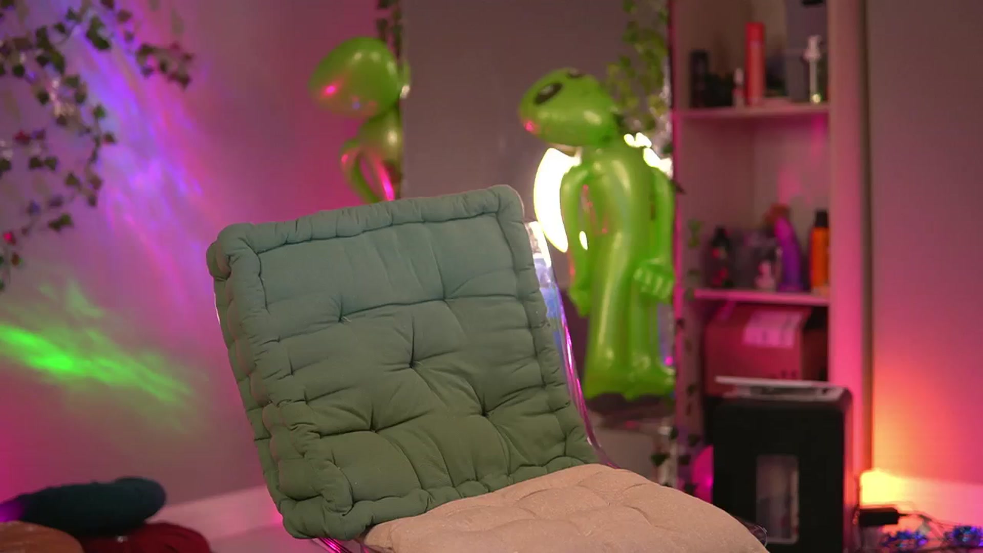 Gallery image thumbnail from Alieness_Ivy's myfreecams stream on, 07/02/2024, 24:03 image 16 of 20