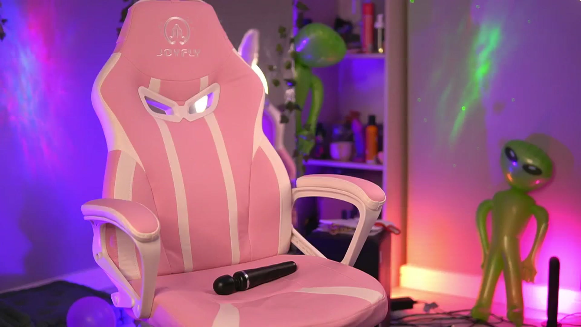 Gallery image thumbnail from Alieness_Ivy's myfreecams stream on, 07/18/2024, 02:32 image 18 of 20