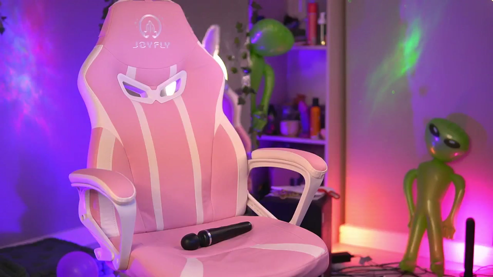 Gallery image thumbnail from Alieness_Ivy's myfreecams stream on, 07/18/2024, 02:32 image 16 of 20