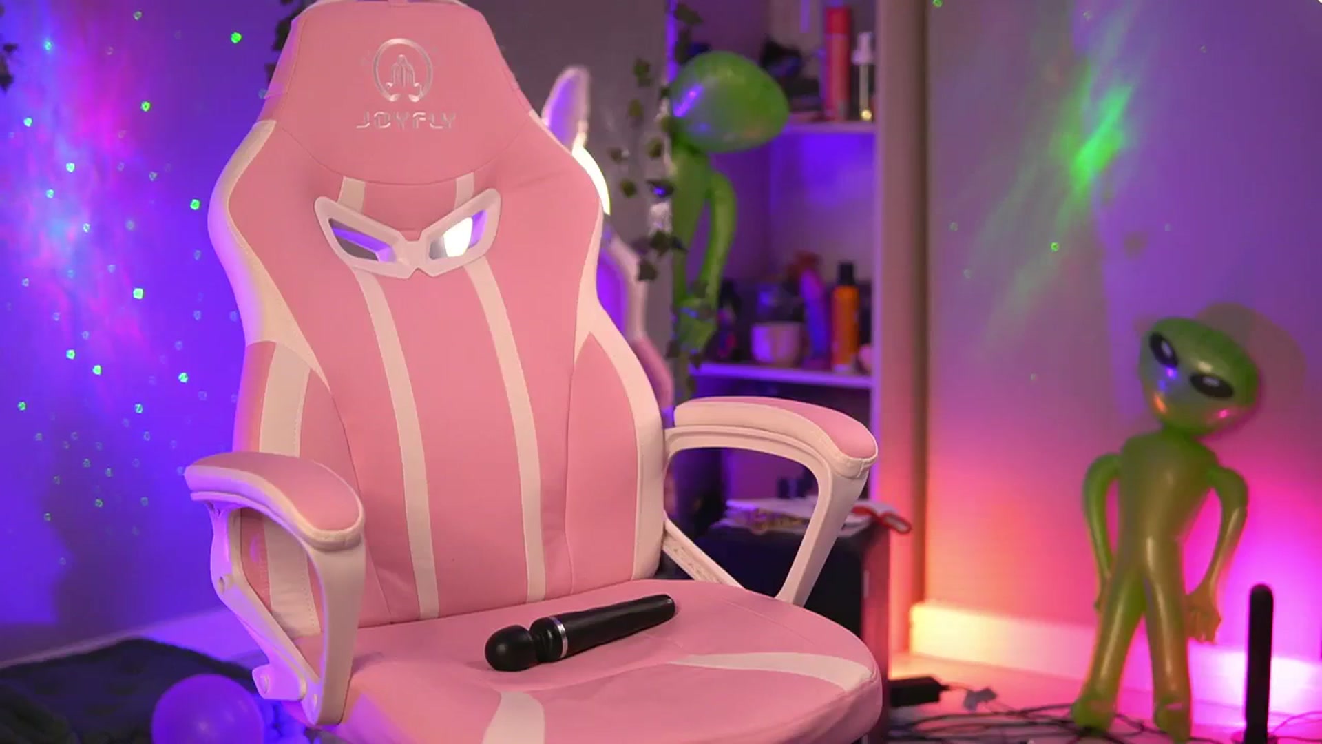 Gallery image thumbnail from Alieness_Ivy's myfreecams stream on, 07/18/2024, 02:32 image 17 of 20