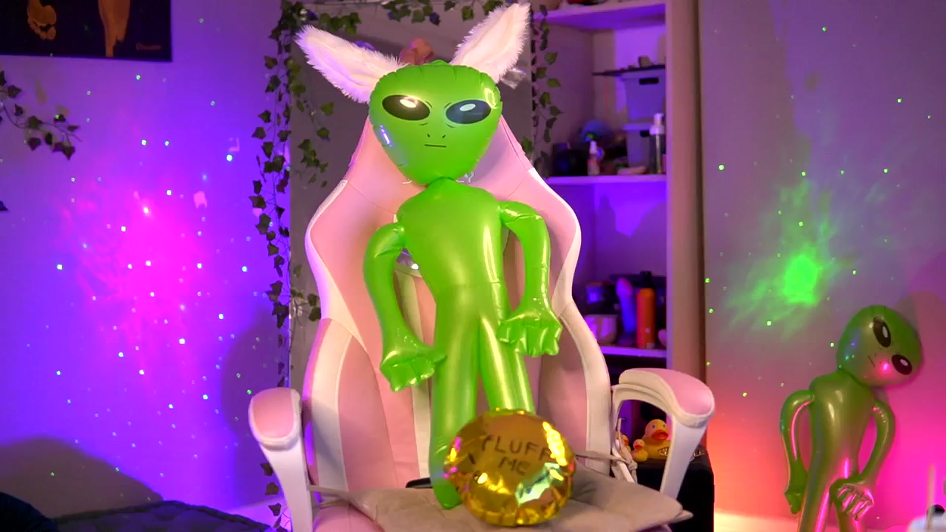 Gallery image thumbnail from Alieness_Ivy's myfreecams stream on, 08/13/2024, 04:48 image 5 of 20