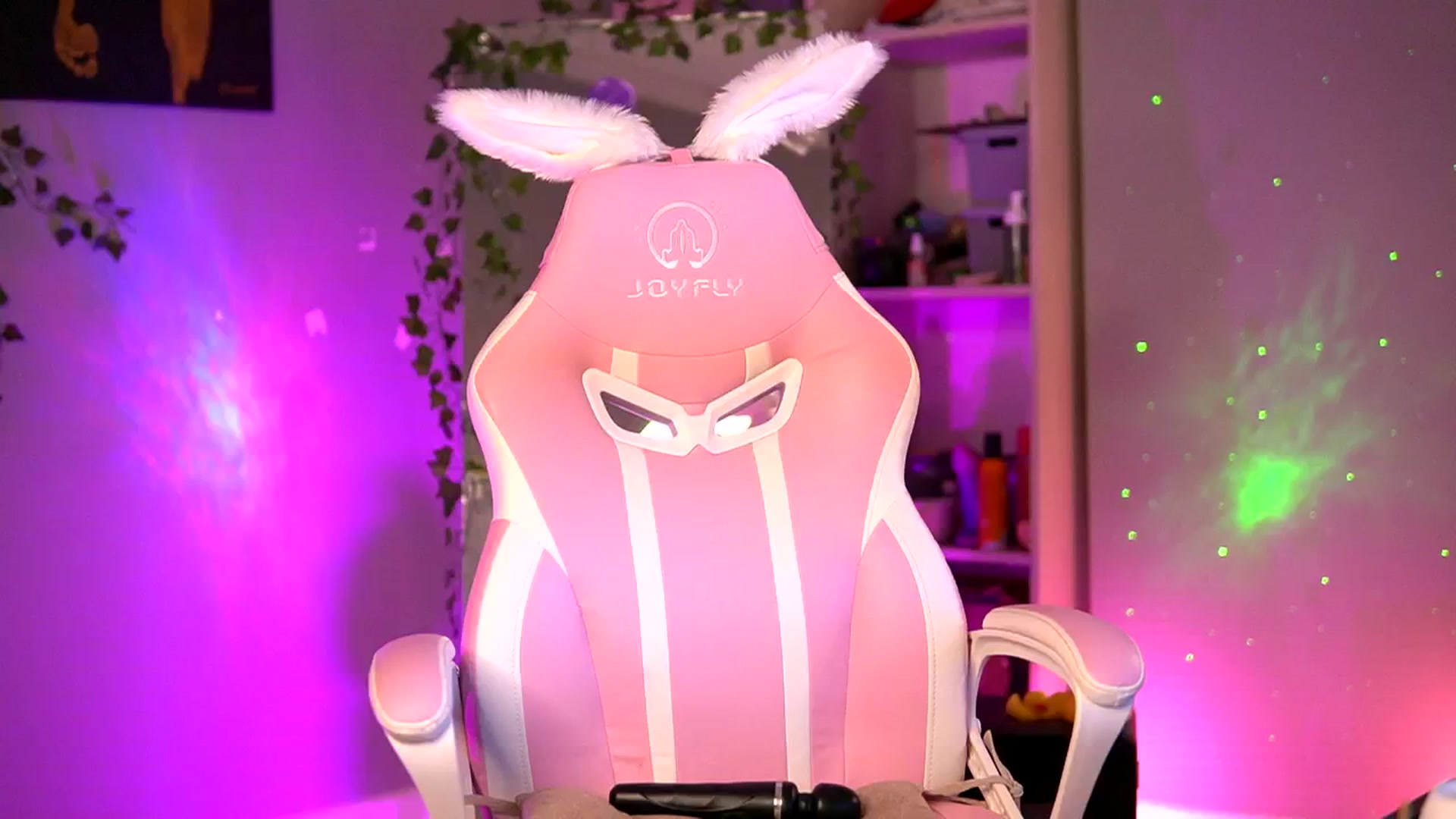 Gallery image thumbnail from Alieness_Ivy's myfreecams stream on, 08/27/2024, 03:53 image 16 of 20