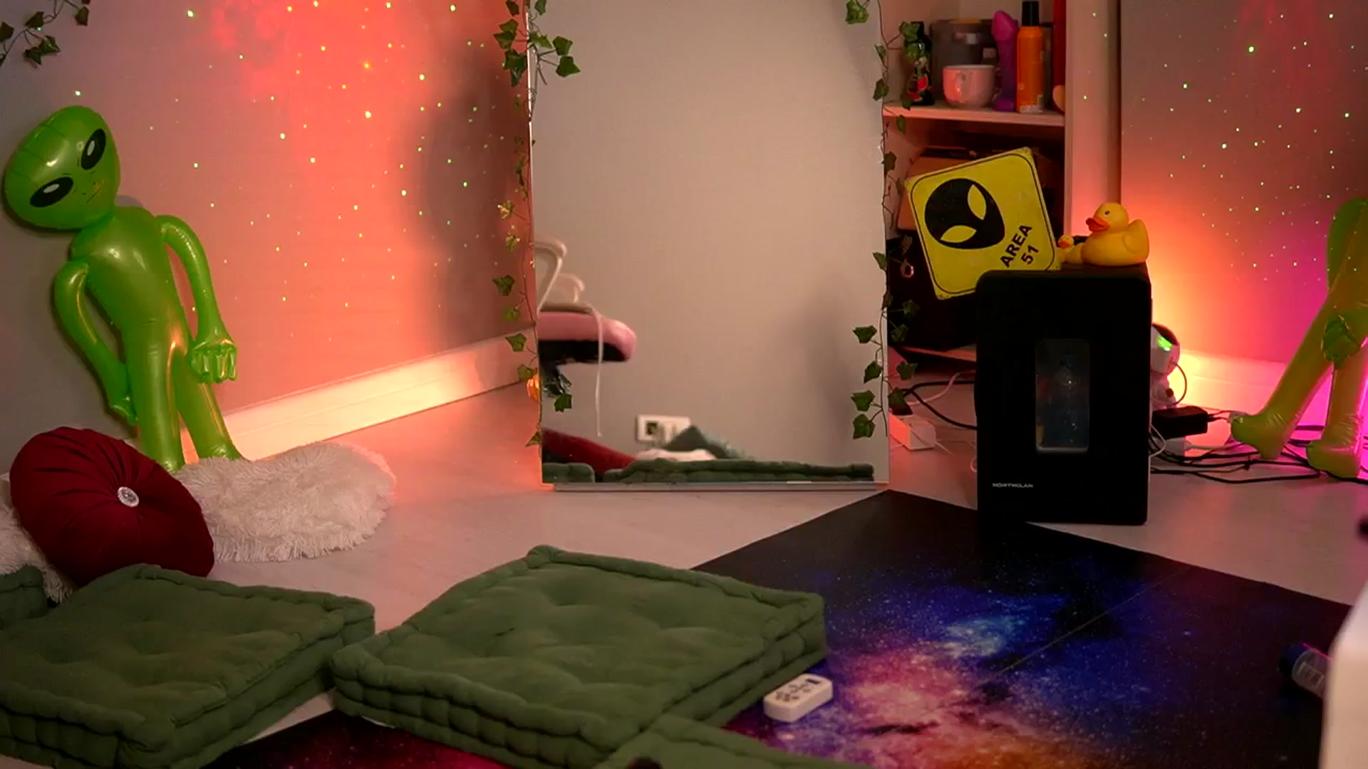 Gallery image thumbnail from Alieness_Ivy's myfreecams stream on, 09/08/2024, 04:26 image 7 of 20