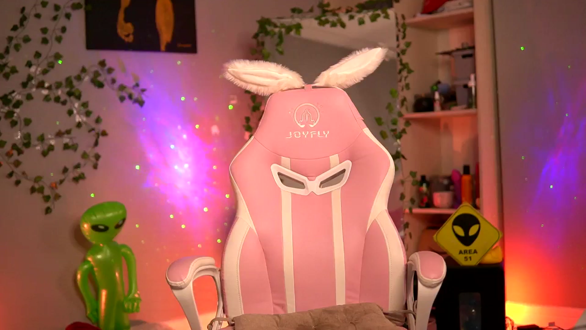 Gallery image thumbnail from Alieness_Ivy's myfreecams stream on, 09/11/2024, 06:49 image 8 of 20