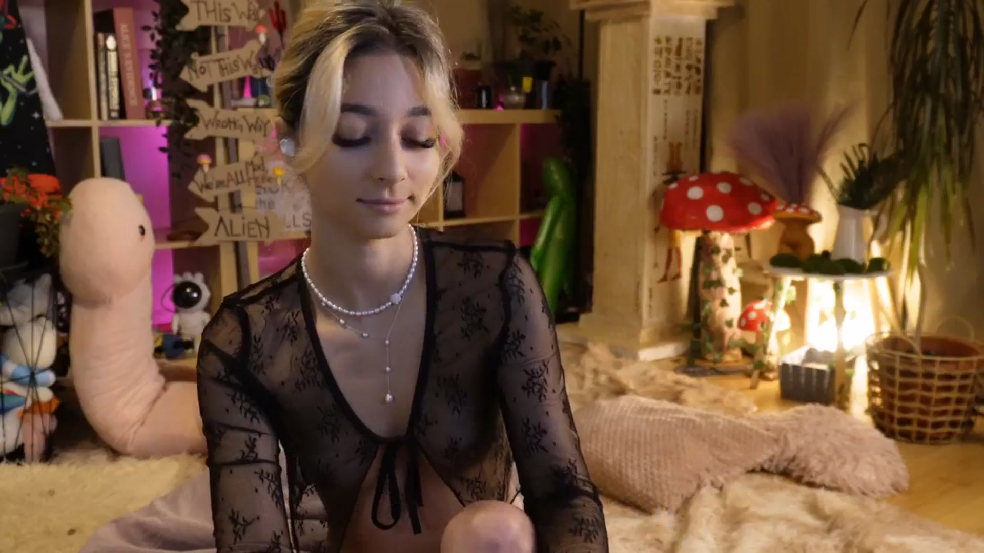 Gallery image thumbnail from Alieness_Ivy's myfreecams stream on, 08/14/2025, 20:37 image 19 of 20