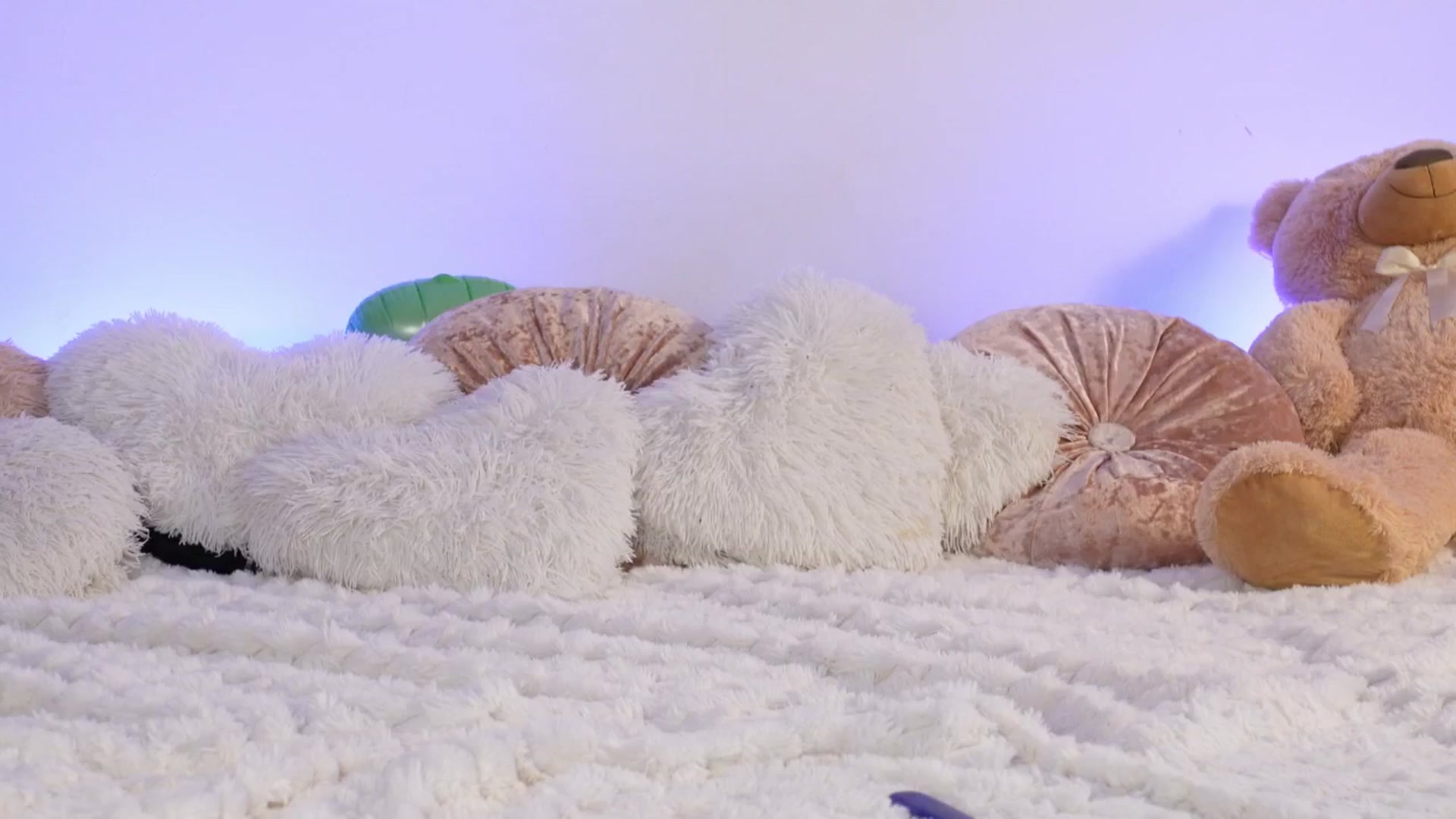 Gallery image thumbnail from Alieness_Ivy's myfreecams stream on, 10/13/2025, 19:51 image 2 of 20