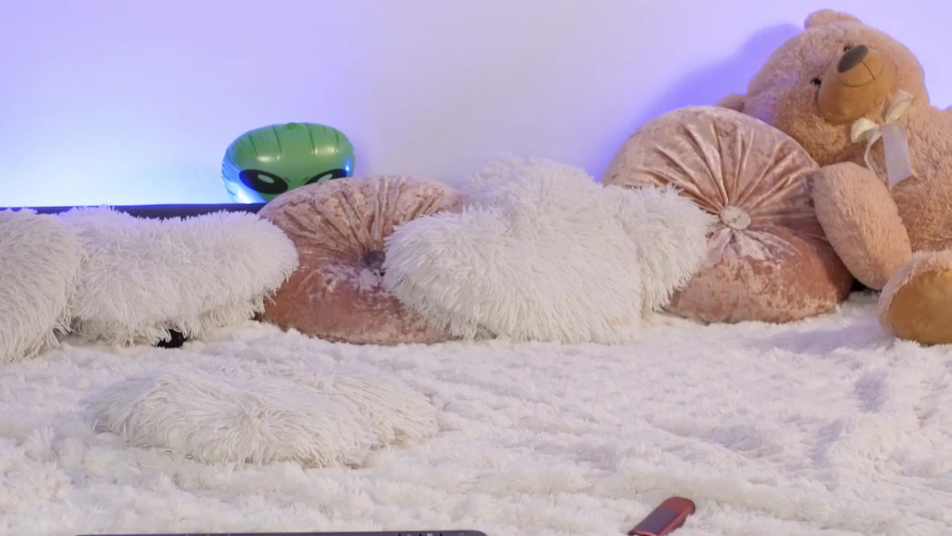 Gallery image thumbnail from Alieness_Ivy's myfreecams stream on, 10/13/2025, 19:51 image 14 of 20