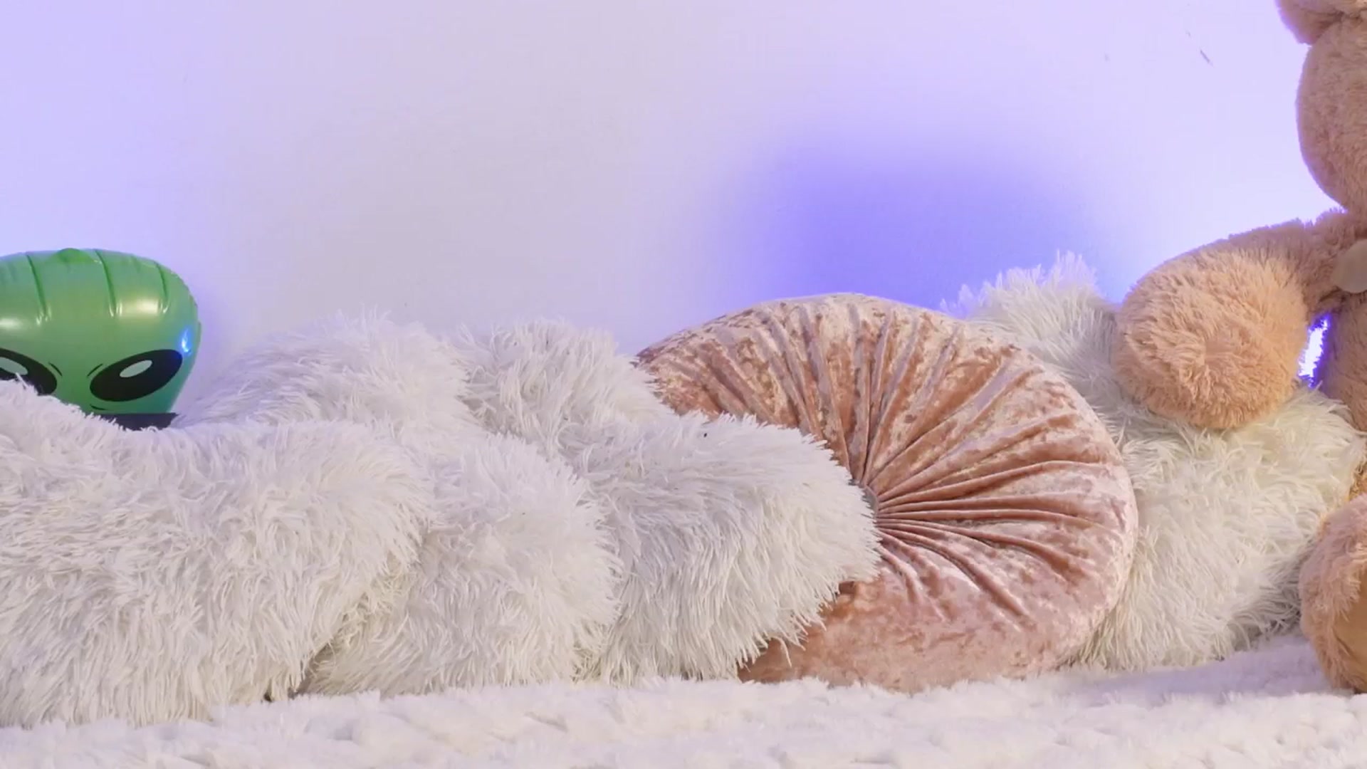 Gallery image thumbnail from Alieness_Ivy's myfreecams stream on, 10/15/2025, 20:03 image 15 of 20