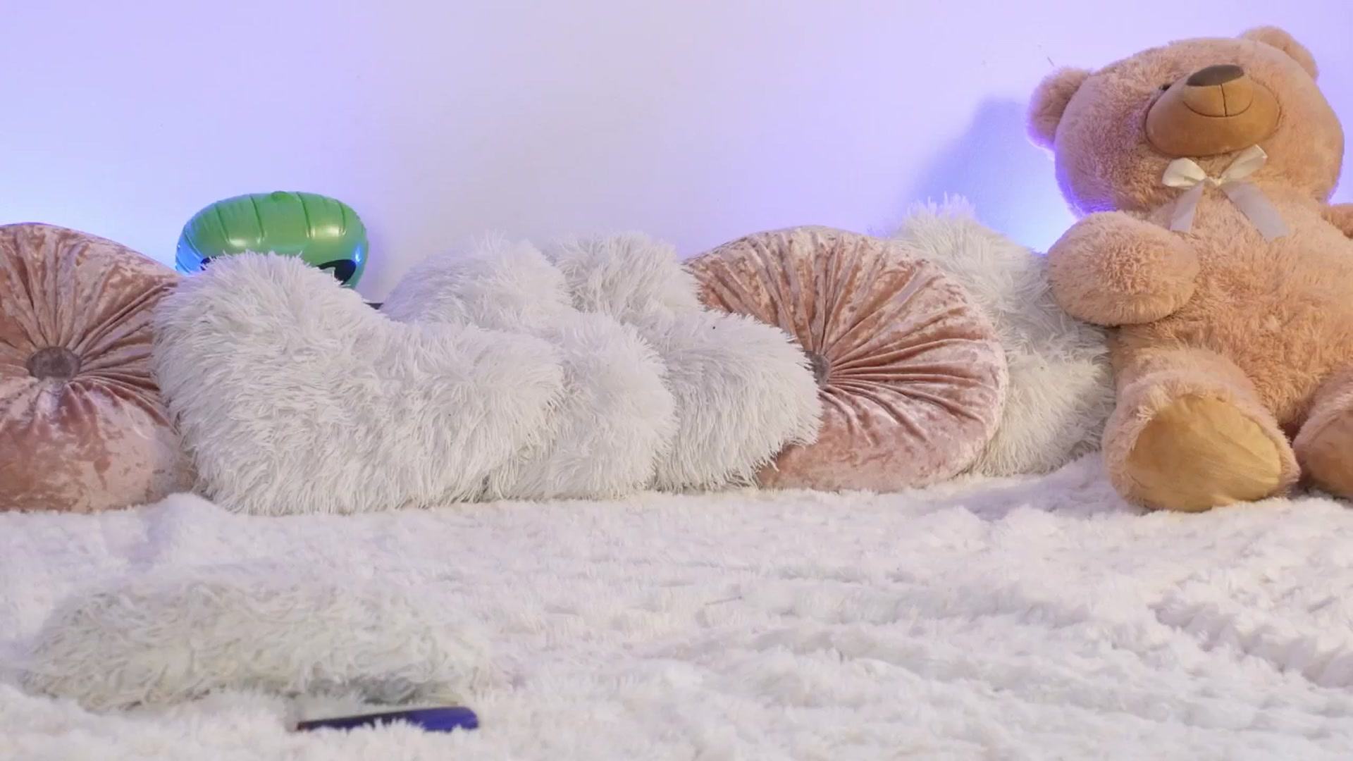 Gallery image thumbnail from Alieness_Ivy's myfreecams stream on, 10/16/2025, 18:49 image 4 of 20