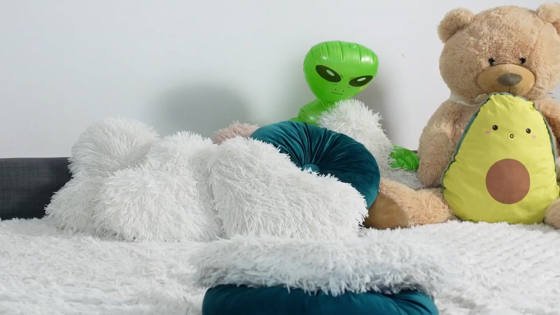 Gallery image thumbnail from Alienkittyy's myfreecams stream on, 01/04/2026, 07:15 image 11 of 20