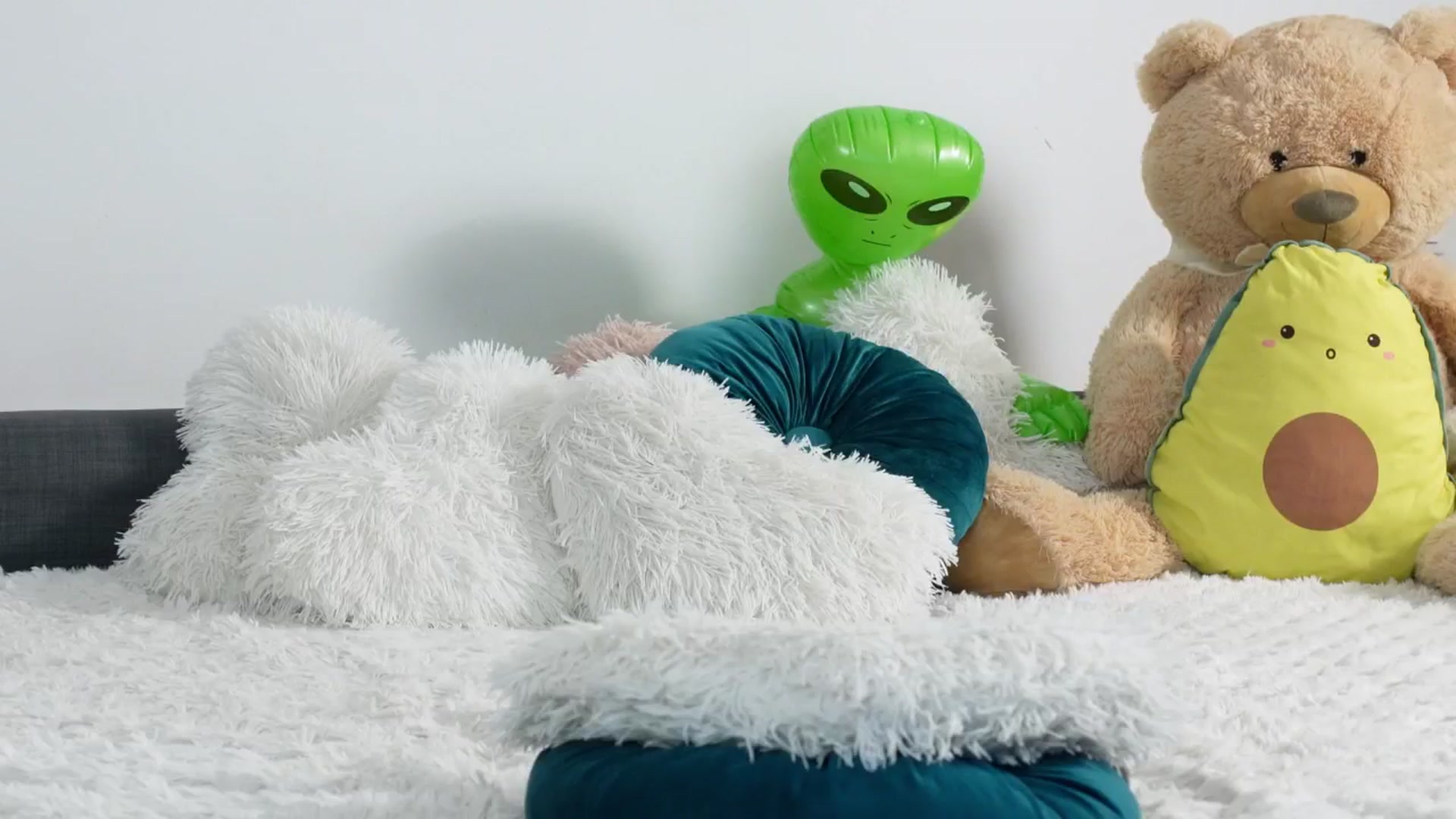 Gallery image thumbnail from Alienkittyy's myfreecams stream on, 01/04/2026, 07:15 image 10 of 20