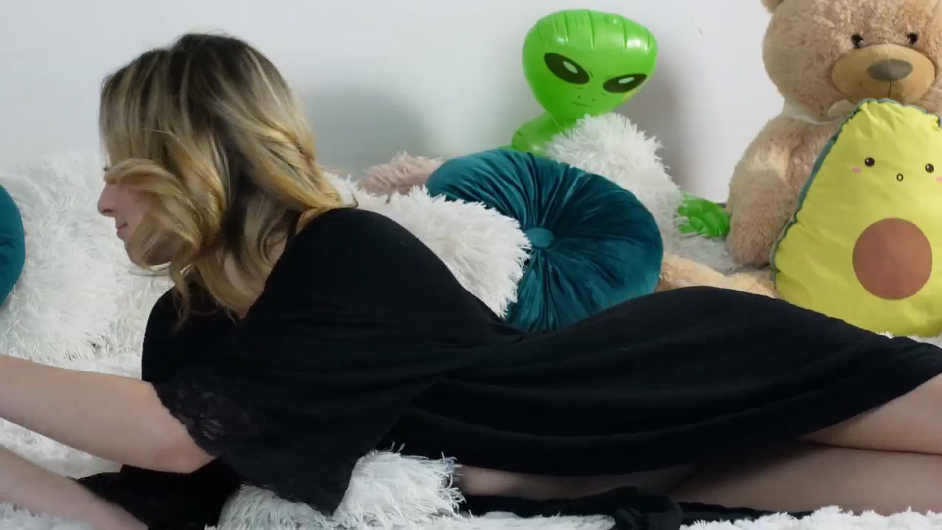 Gallery image thumbnail from Alienkittyy's myfreecams stream on, 01/04/2026, 08:18 image 20 of 20