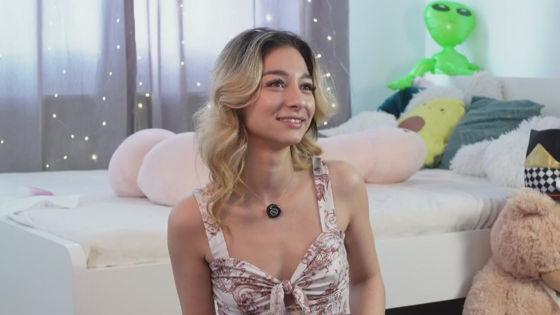 Gallery image thumbnail from Alienkittyy's myfreecams stream on, 01/28/2026, 09:09 image 12 of 20