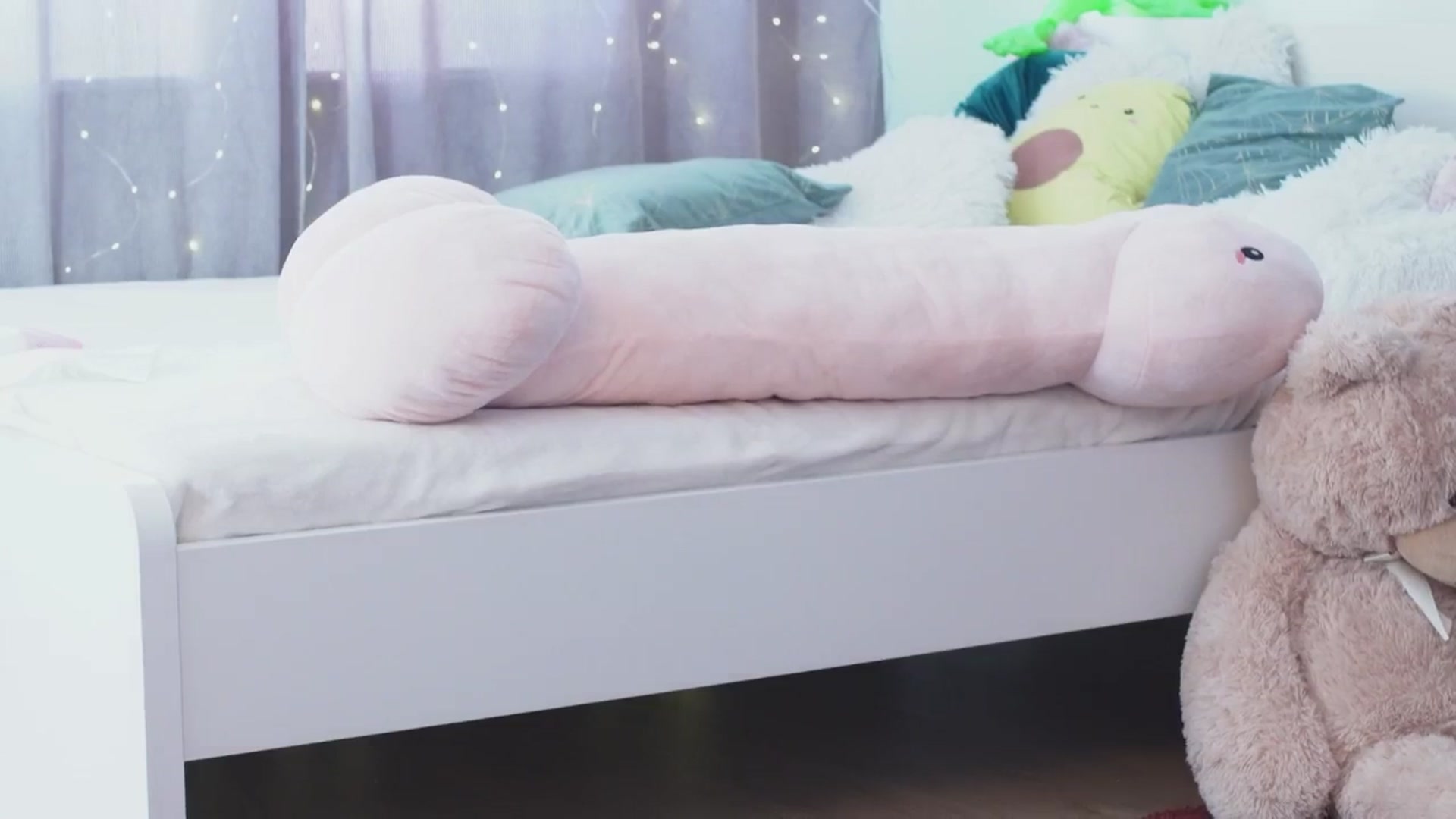 Gallery image thumbnail from Alienkittyy's myfreecams stream on, 01/28/2026, 09:42 image 4 of 20
