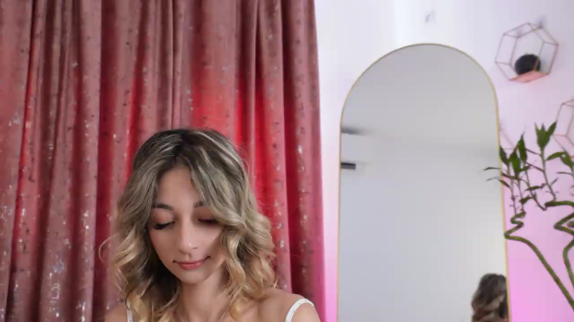 Gallery image thumbnail from Alienkittyy's myfreecams stream on, 08/02/2026, 08:22 image 3 of 20