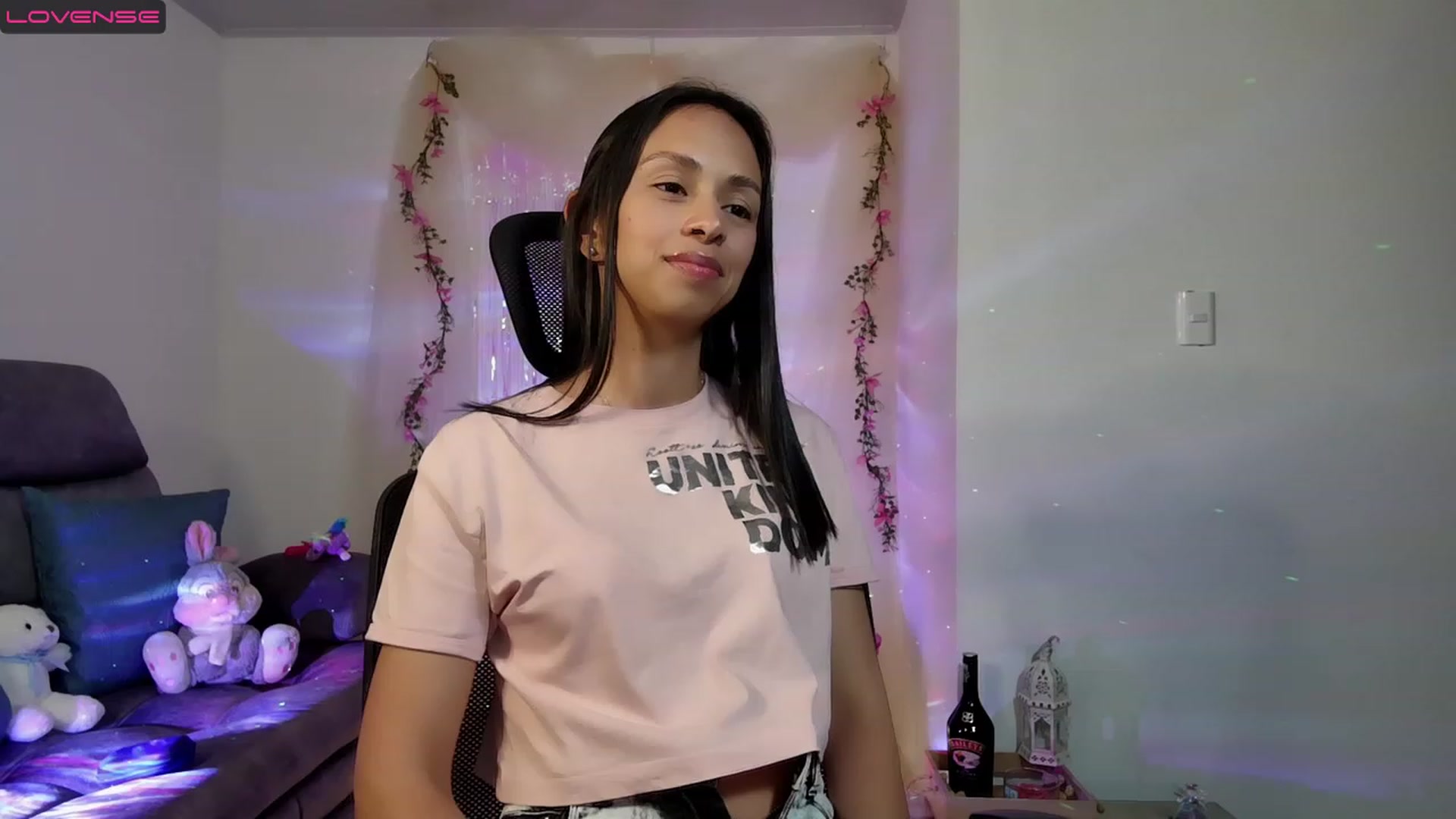 Gallery image thumbnail from Aliicia's myfreecams stream on, 11/24/2022, 23:43 image 3 of 20