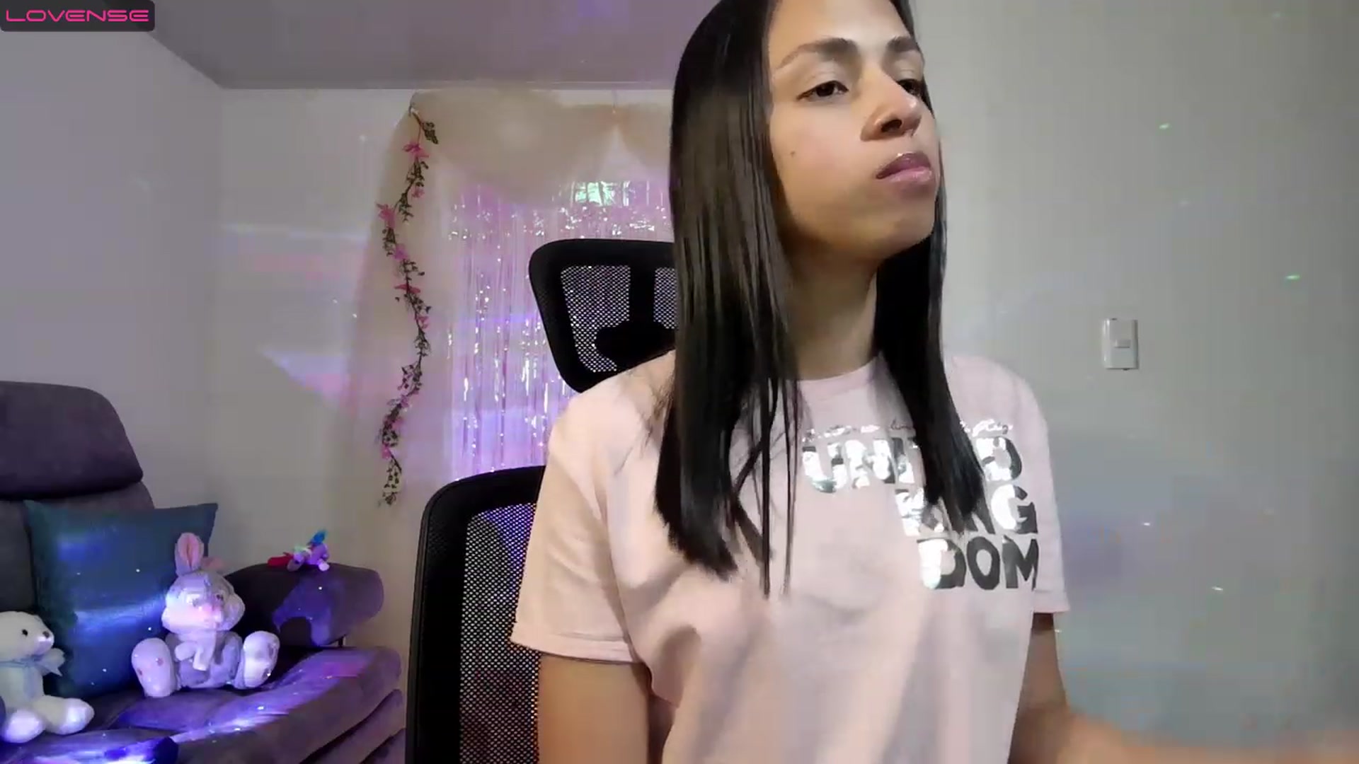 Gallery image thumbnail from Aliicia's myfreecams stream on, 11/24/2022, 23:43 image 15 of 20