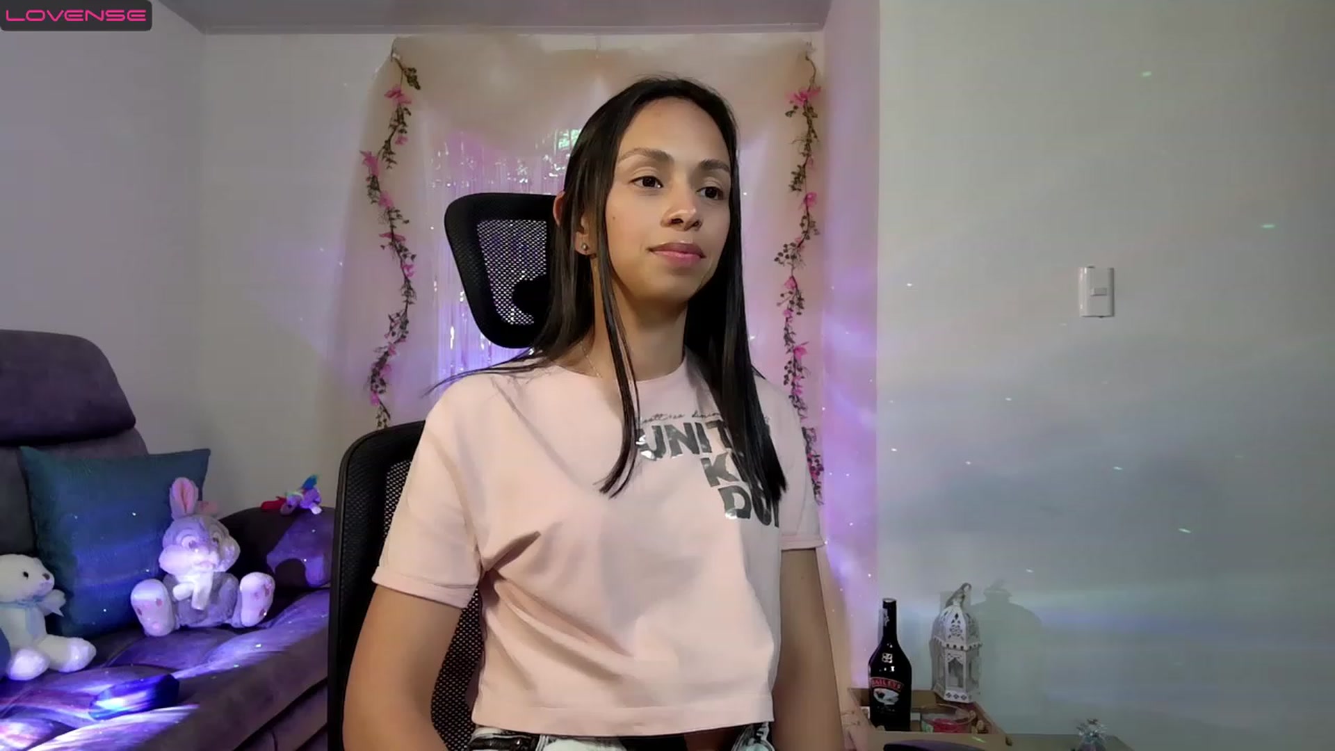 Gallery image thumbnail from Aliicia's myfreecams stream on, 11/24/2022, 23:43 image 5 of 20