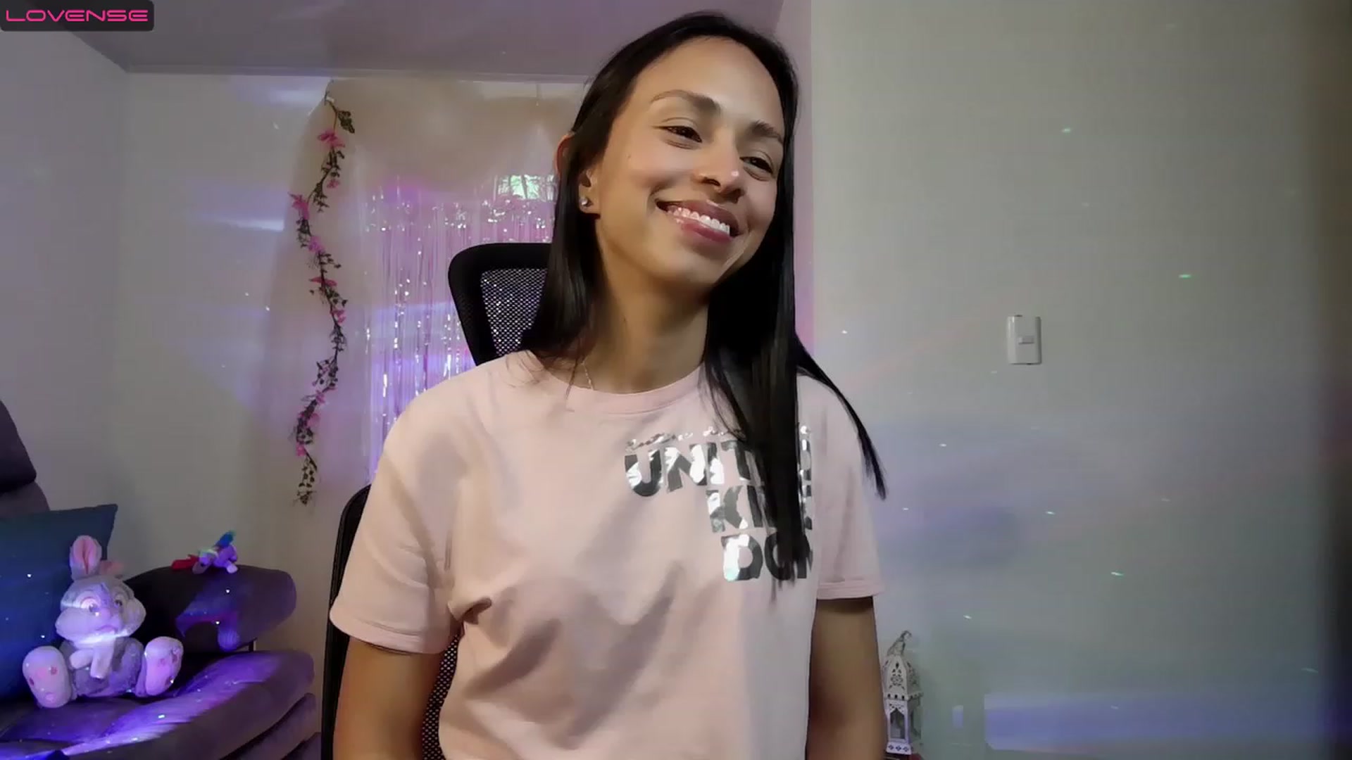 Gallery image thumbnail from Aliicia's myfreecams stream on, 11/25/2022, 24:04 image 17 of 20