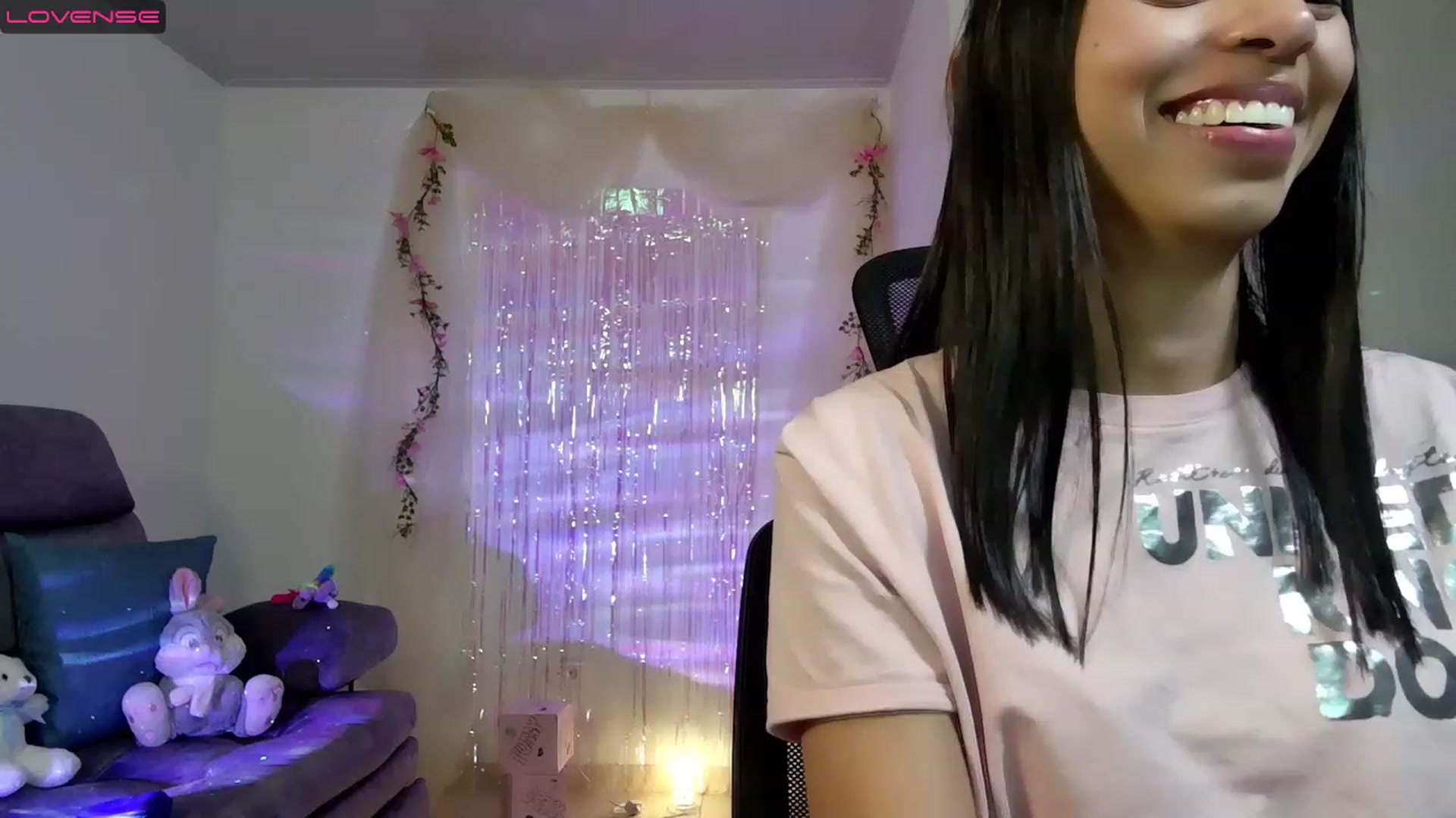 Gallery image thumbnail from Aliicia's myfreecams stream on, 11/25/2022, 24:04 image 5 of 20