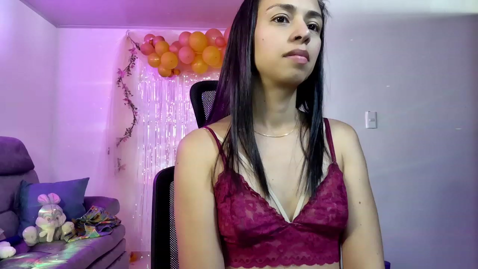 Gallery image thumbnail from Aliicia's myfreecams stream on, 02/07/2023, 17:31 image 3 of 20