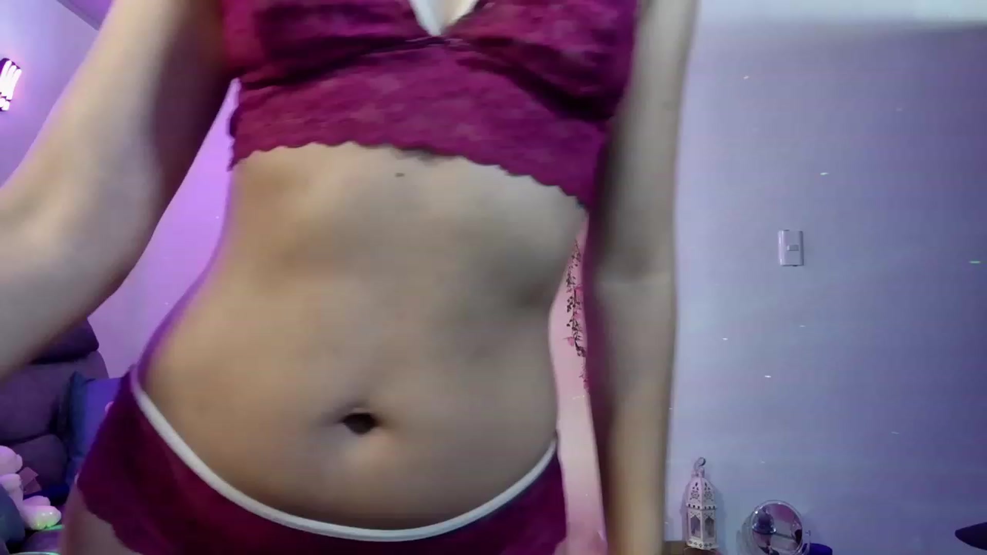 Gallery image thumbnail from Aliicia's myfreecams stream on, 02/07/2023, 17:31 image 1 of 20