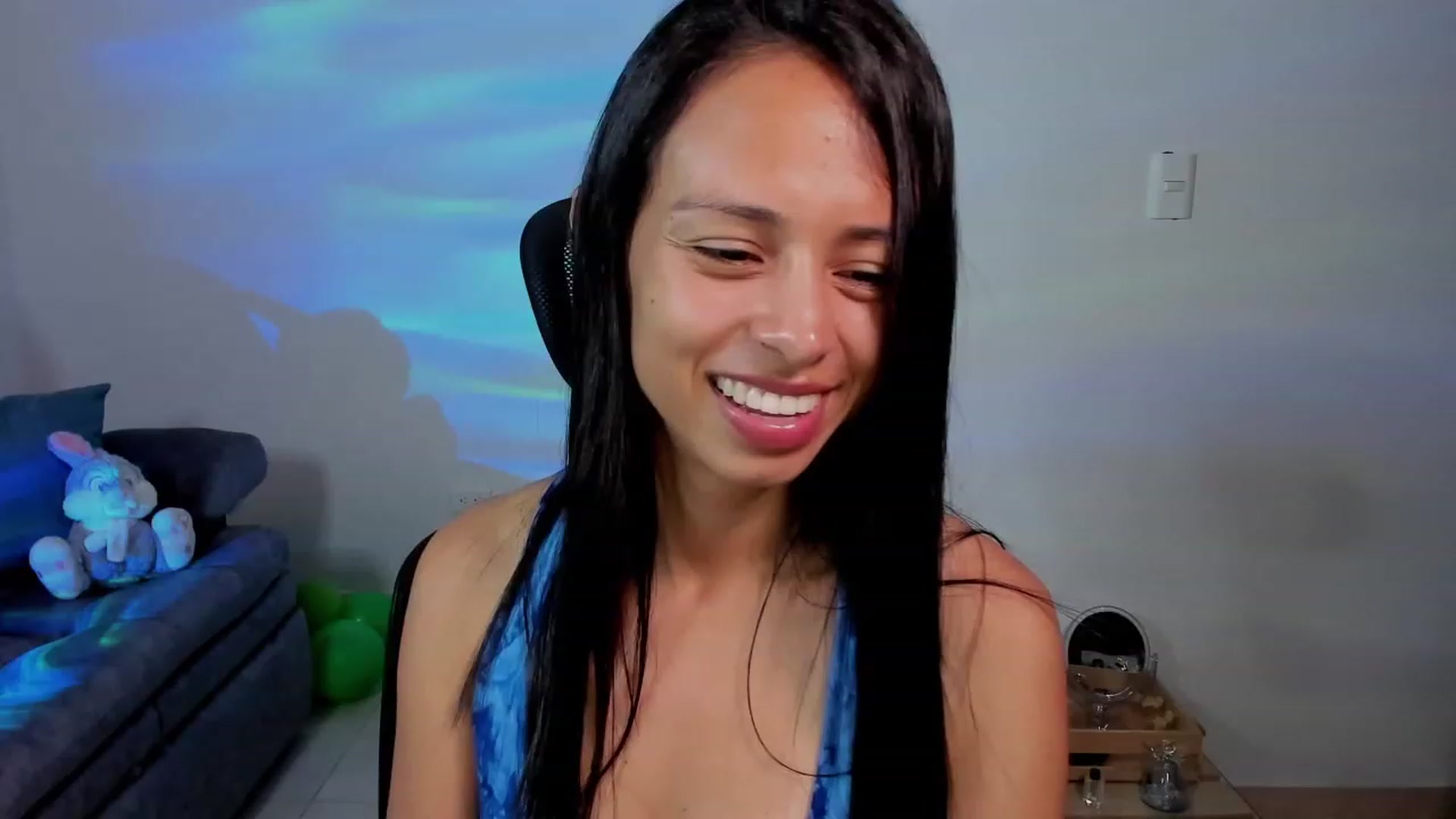 Gallery image thumbnail from Aliicia's myfreecams stream on, 03/30/2023, 18:18 image 11 of 20