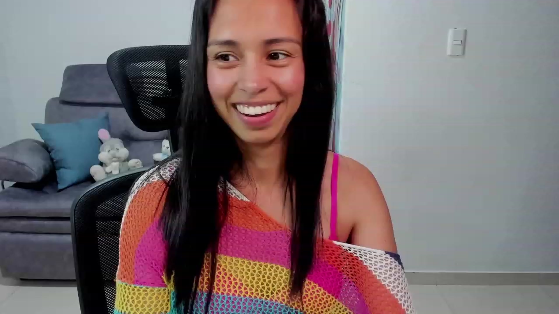 Gallery image thumbnail from Aliicia's myfreecams stream on, 05/30/2023, 22:29 image 3 of 20